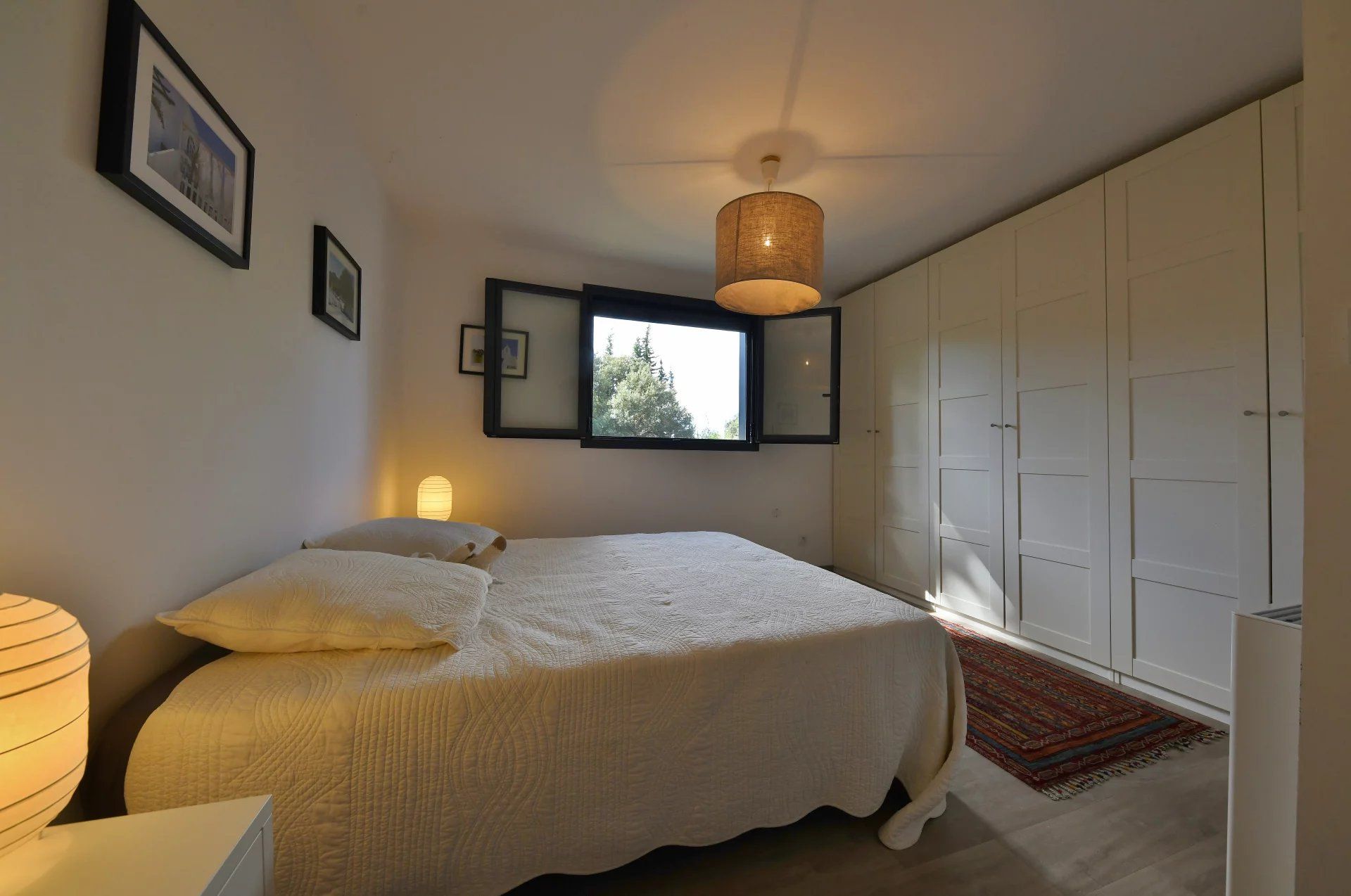 10 minutes from Uzès, Wooden villa with pool
