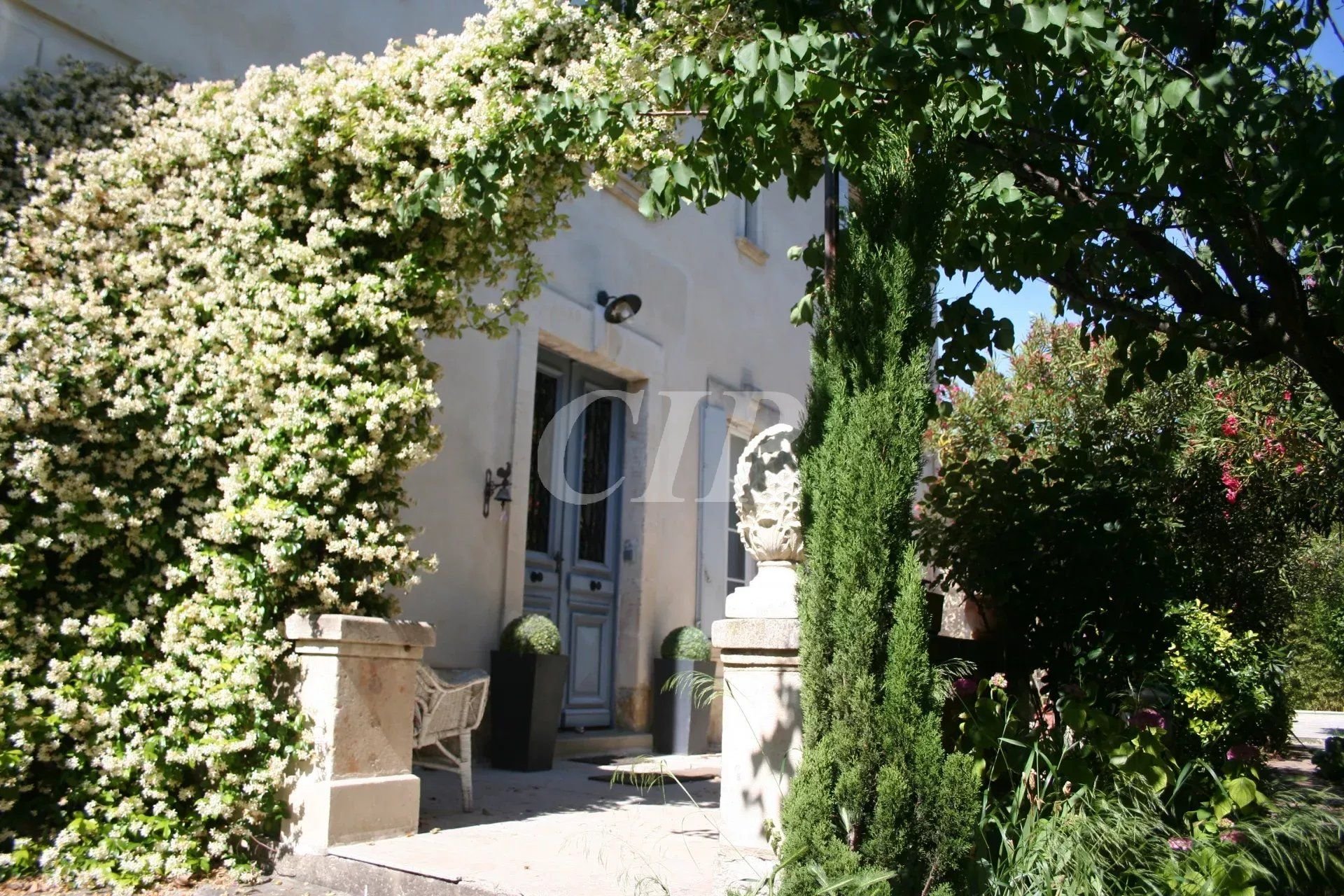 AVIGNON Maison de ville 4 chambres 196 m² à 20 mn des remparts