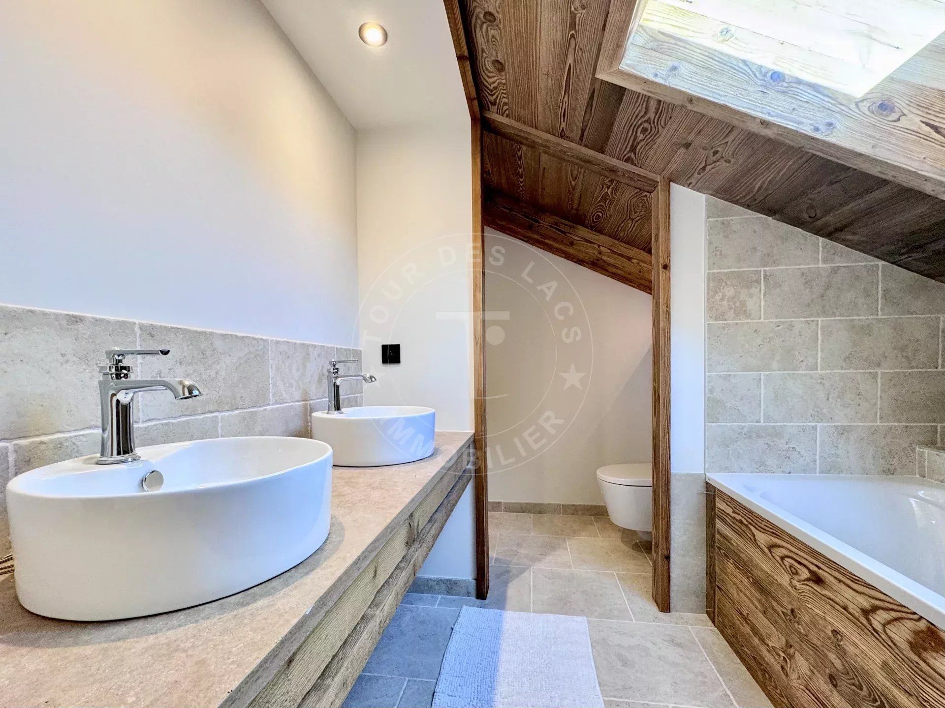 CHALET NEUF DE 280 M2 HABITABLES - FRAIS NOTAIRE REDUIT