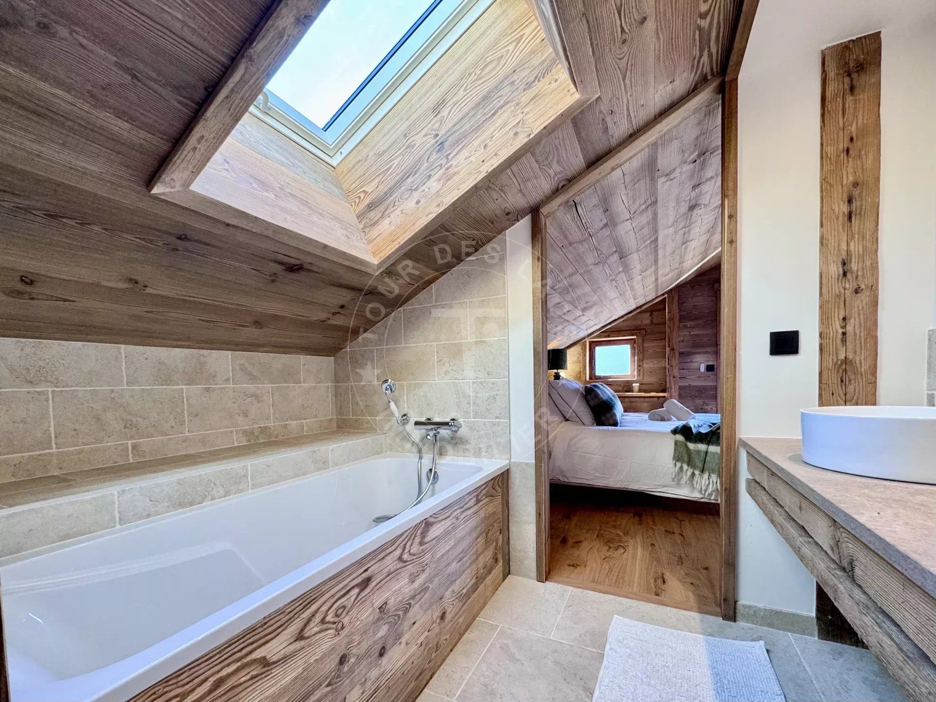 CHALET NEUF DE 280 M2 HABITABLES - FRAIS NOTAIRE REDUIT