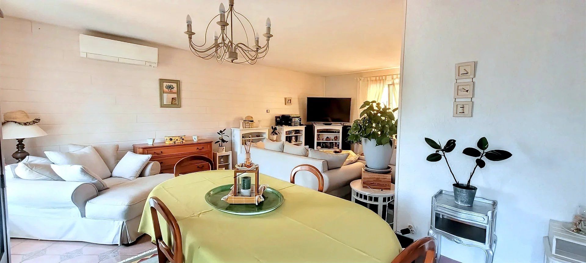 33240 - SAINT ANDRE DE CUBZAC - MAISON PLAIN PIED 110M² - 3 CHAMBRES ET JARDIN PAYSAGER