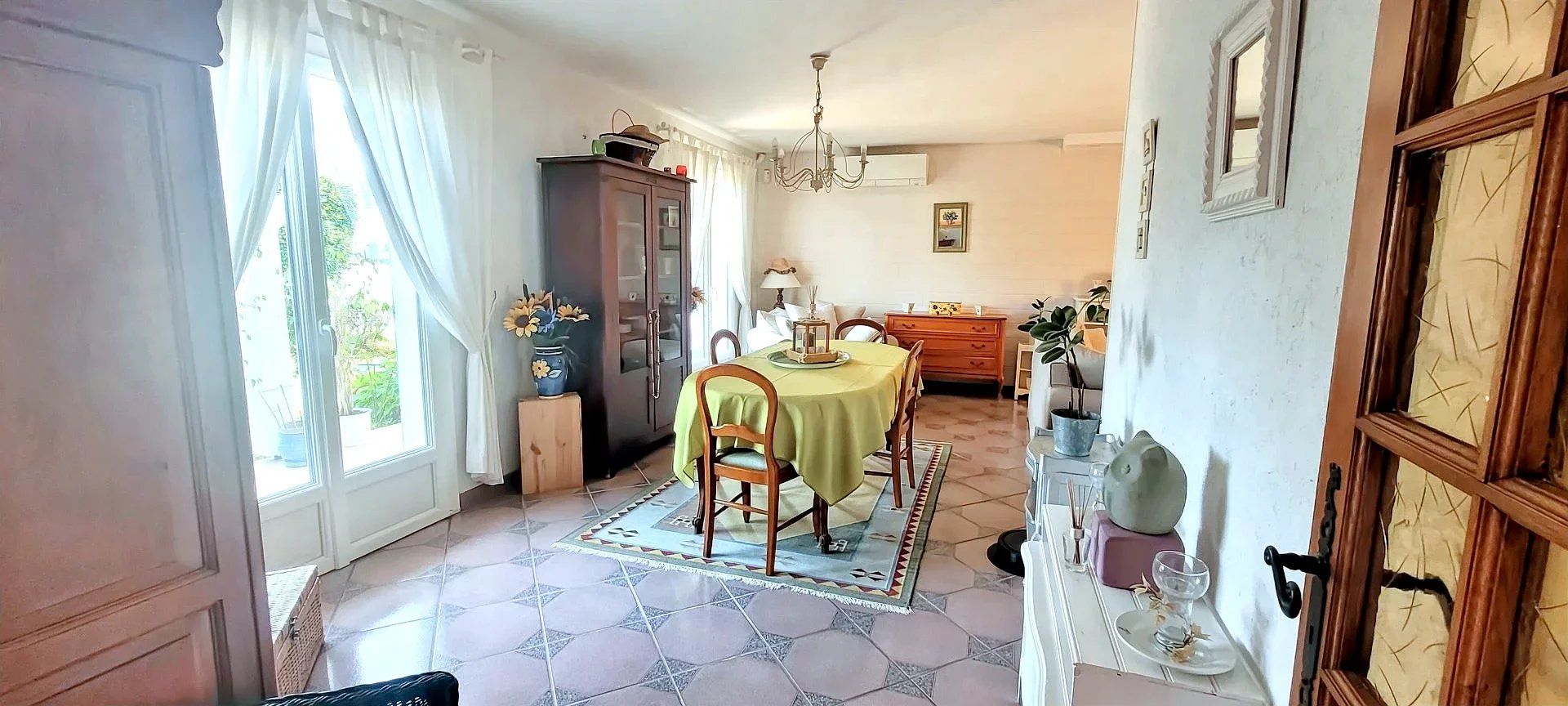 33240 - SAINT ANDRE DE CUBZAC - MAISON PLAIN PIED 110M² - 3 CHAMBRES ET JARDIN PAYSAGER