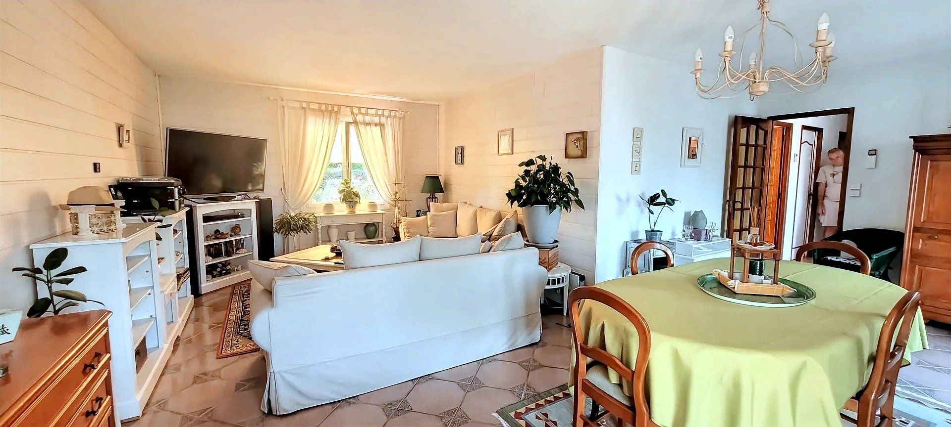 33240 - SAINT ANDRE DE CUBZAC - MAISON PLAIN PIED 110M² - 3 CHAMBRES ET JARDIN PAYSAGER