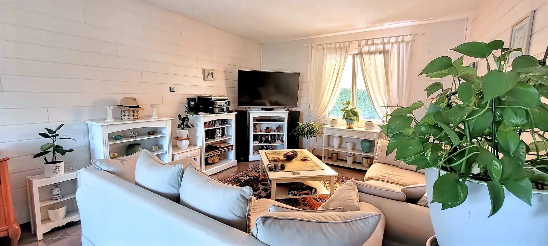 33240 - SAINT ANDRE DE CUBZAC - MAISON PLAIN PIED 110M² - 3 CHAMBRES ET JARDIN PAYSAGER