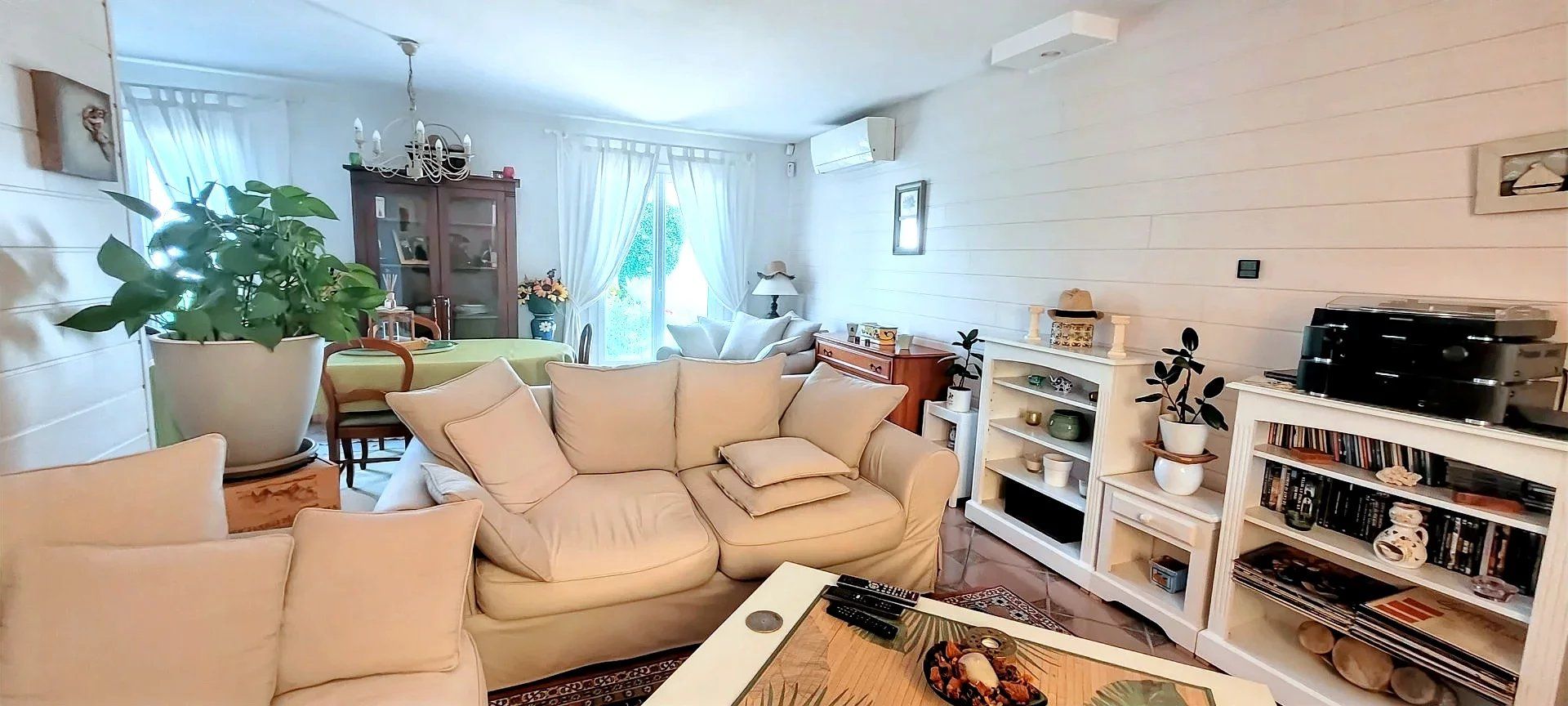 33240 - SAINT ANDRE DE CUBZAC - MAISON PLAIN PIED 110M² - 3 CHAMBRES ET JARDIN PAYSAGER