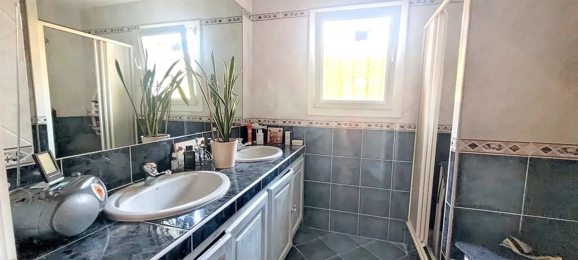 33240 - SAINT ANDRE DE CUBZAC - MAISON PLAIN PIED 110M² - 3 CHAMBRES ET JARDIN PAYSAGER