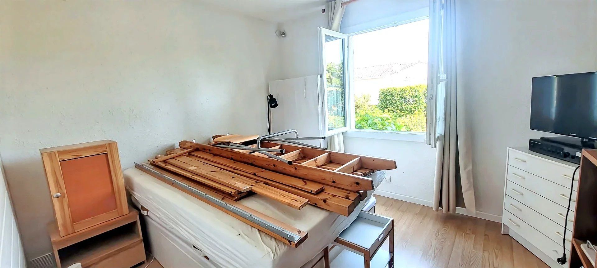 33240 - SAINT ANDRE DE CUBZAC - MAISON PLAIN PIED 110M² - 3 CHAMBRES ET JARDIN PAYSAGER