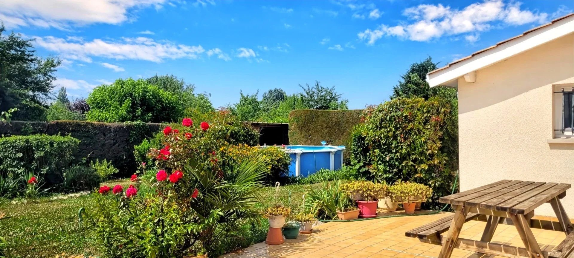 33240 - SAINT ANDRE DE CUBZAC - MAISON PLAIN PIED 110M² - 3 CHAMBRES ET JARDIN PAYSAGER