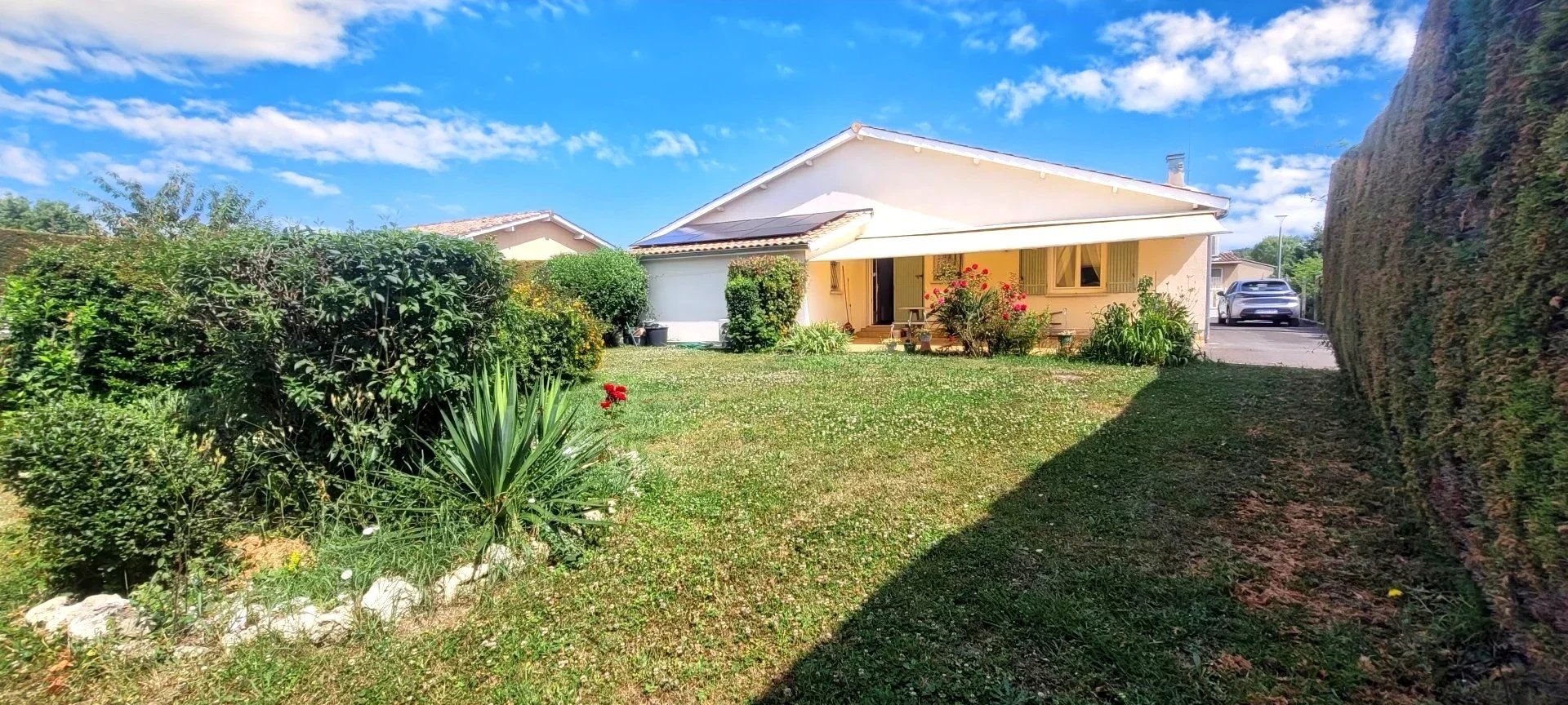 33240 - SAINT ANDRE DE CUBZAC - MAISON PLAIN PIED 110M² - 3 CHAMBRES ET JARDIN PAYSAGER