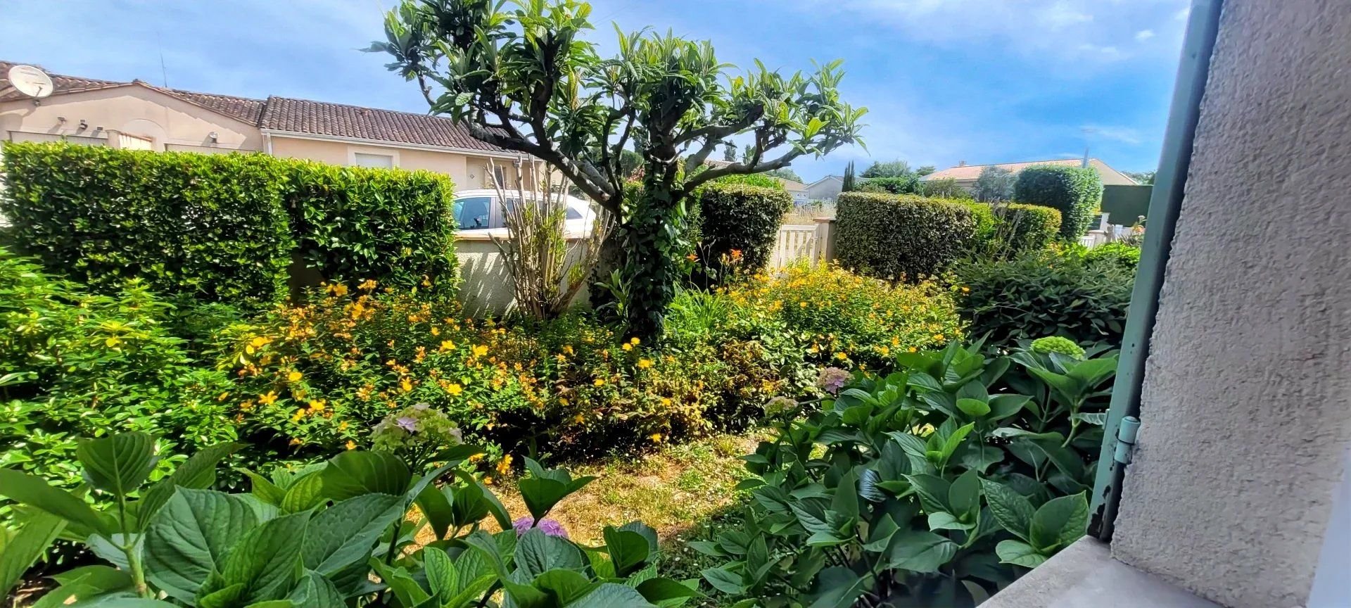 33240 - SAINT ANDRE DE CUBZAC - MAISON PLAIN PIED 110M² - 3 CHAMBRES ET JARDIN PAYSAGER