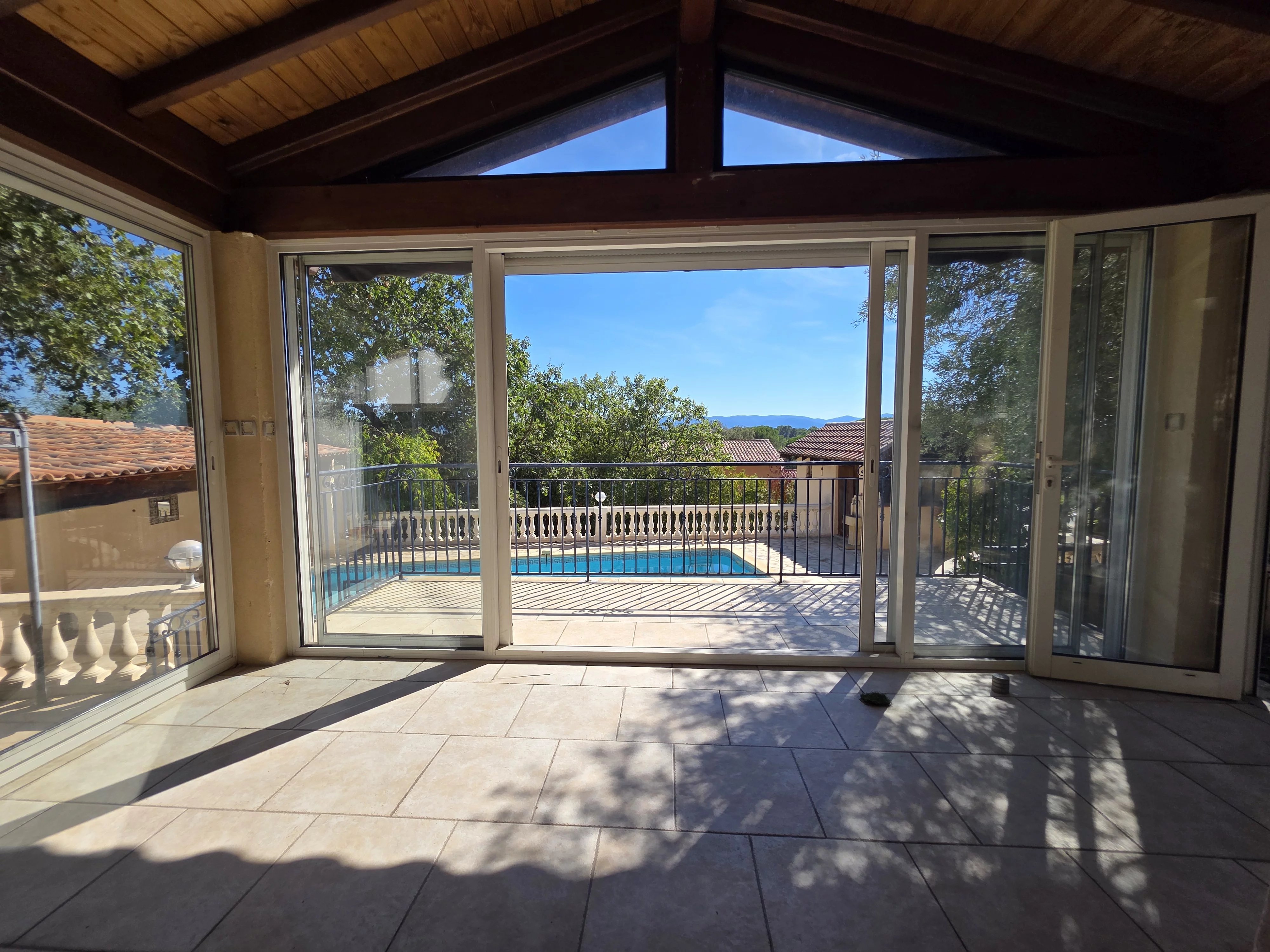 Villa plain-pied 114 m² -  3 chambres -  piscine - garage