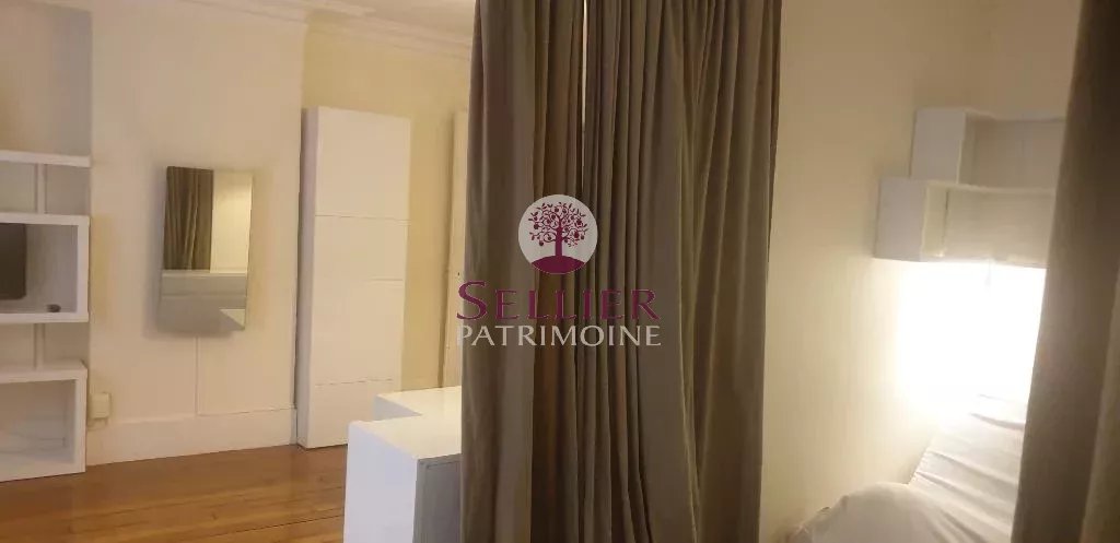 Appartement 3 Pièces 2 Chambres Coliving Paris 13e — Gobelins / Bd Arago — Salle de bain rénovée, Calme sur cour, Haussmannien
