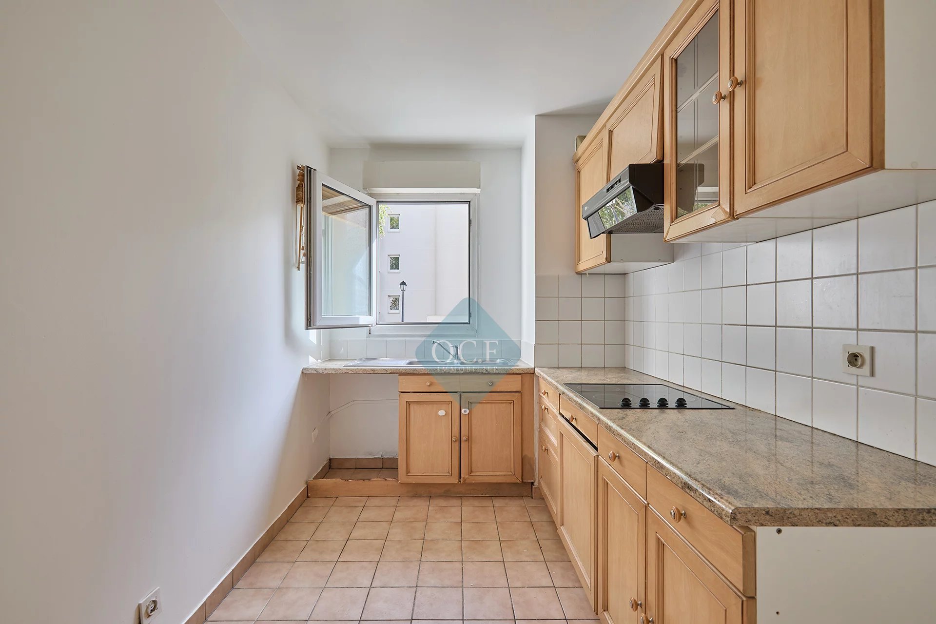 2-room apartment very bright, with parking
