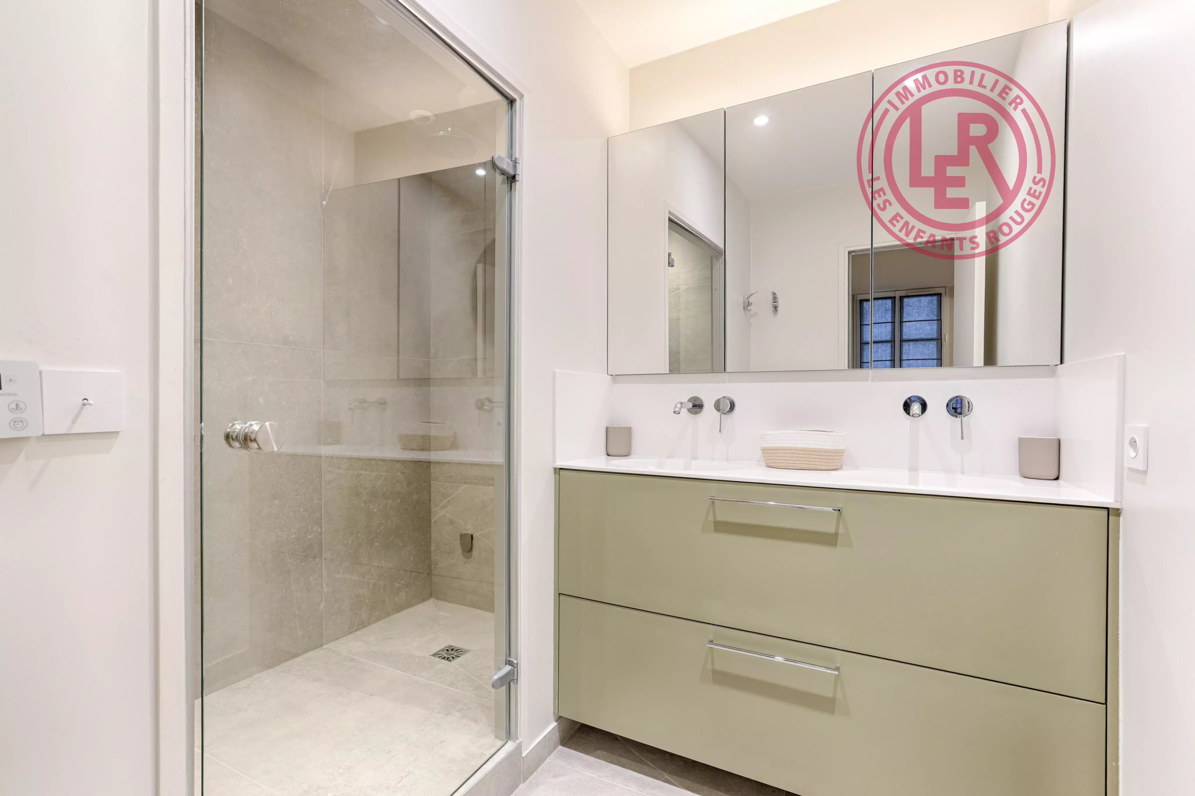 Paris 3rd - Enfants Rouges District - Exceptional Quiet Apartment, Fully Renovated