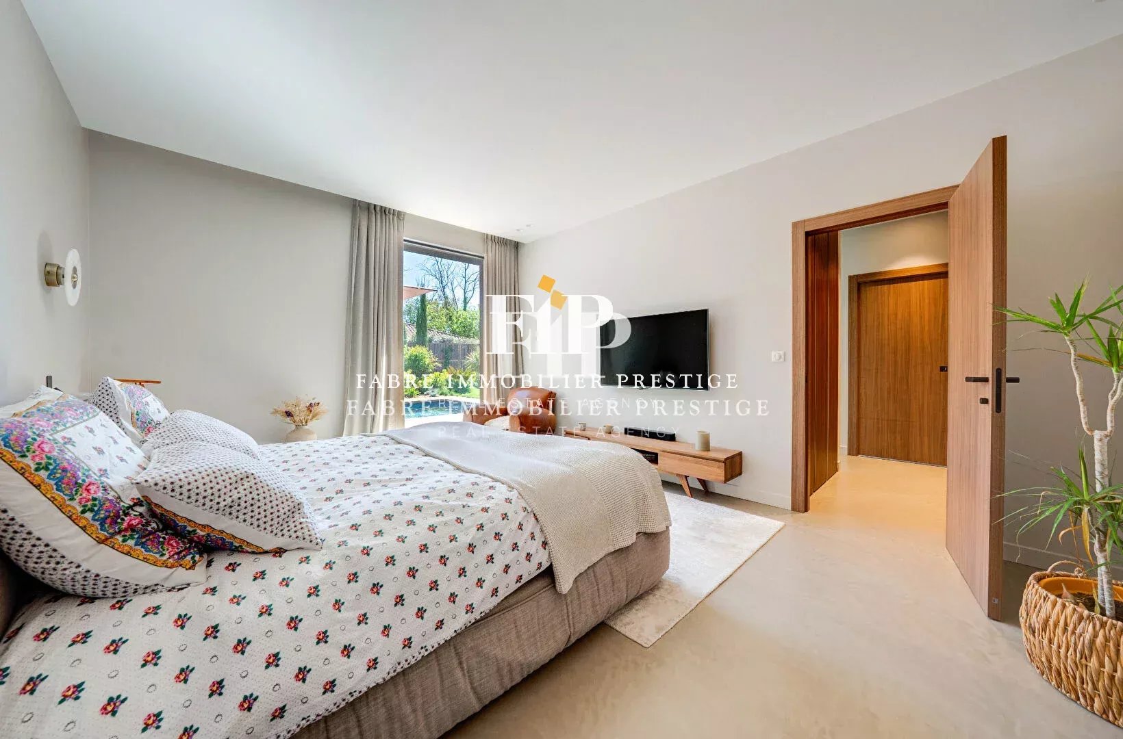 Maison contemporaine de 230m2 environ récente à 10min du centre d' Aix-en-Provence (sud/ouest)