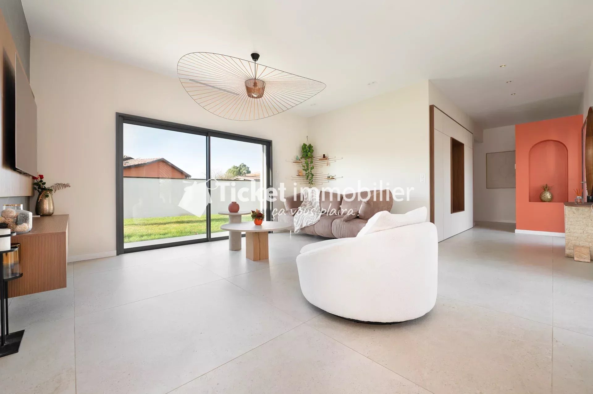 VILLA CONTEMPORAINE T4 160m2 NEUVE AVEC DOUBLE GARAGE, CLIMATISATION GAINABLE, SUPERBES PRESTATIONS, 1111m2 DE TERRAIN ...