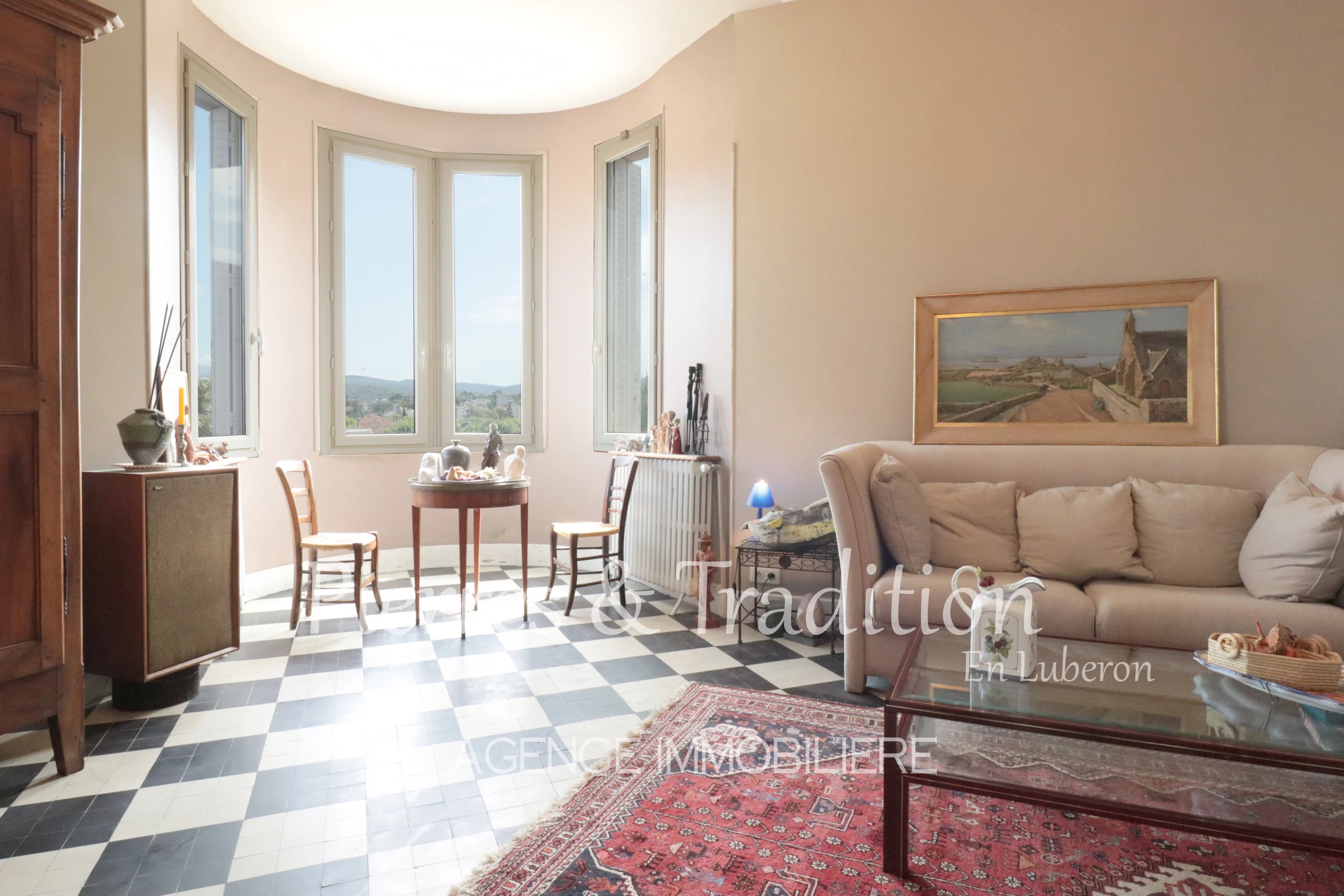 Exclusivité ! Magnifique propriété Aptésienne avec jardin et vue