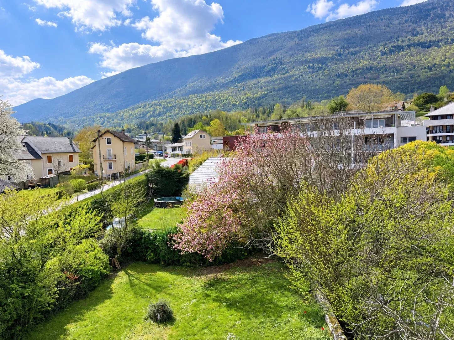 Loft triplex de 135 m² – Dernier étage, vue montagne – Le Bourget-du-Lac