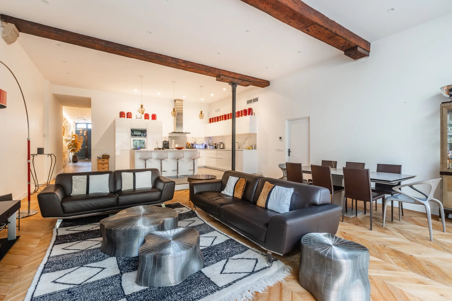 BORDEAUX CHARTRONS – HÔTEL PARTICULIER D’EXCEPTION – 412 M² – PISCINE – JARDIN