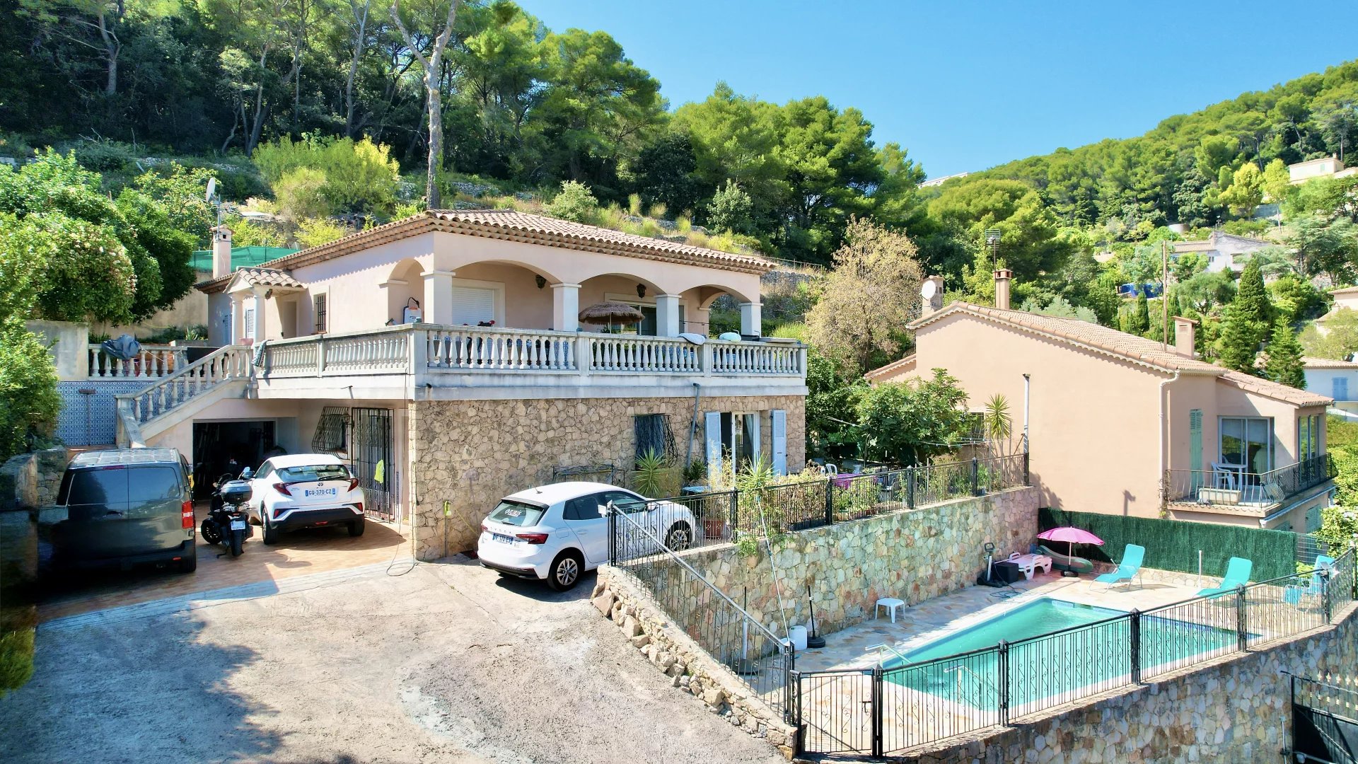 Maison d'exception vue mer de 250 m2 à Vallauris, sur terrain de 1500 m² avec possibilité d'extension