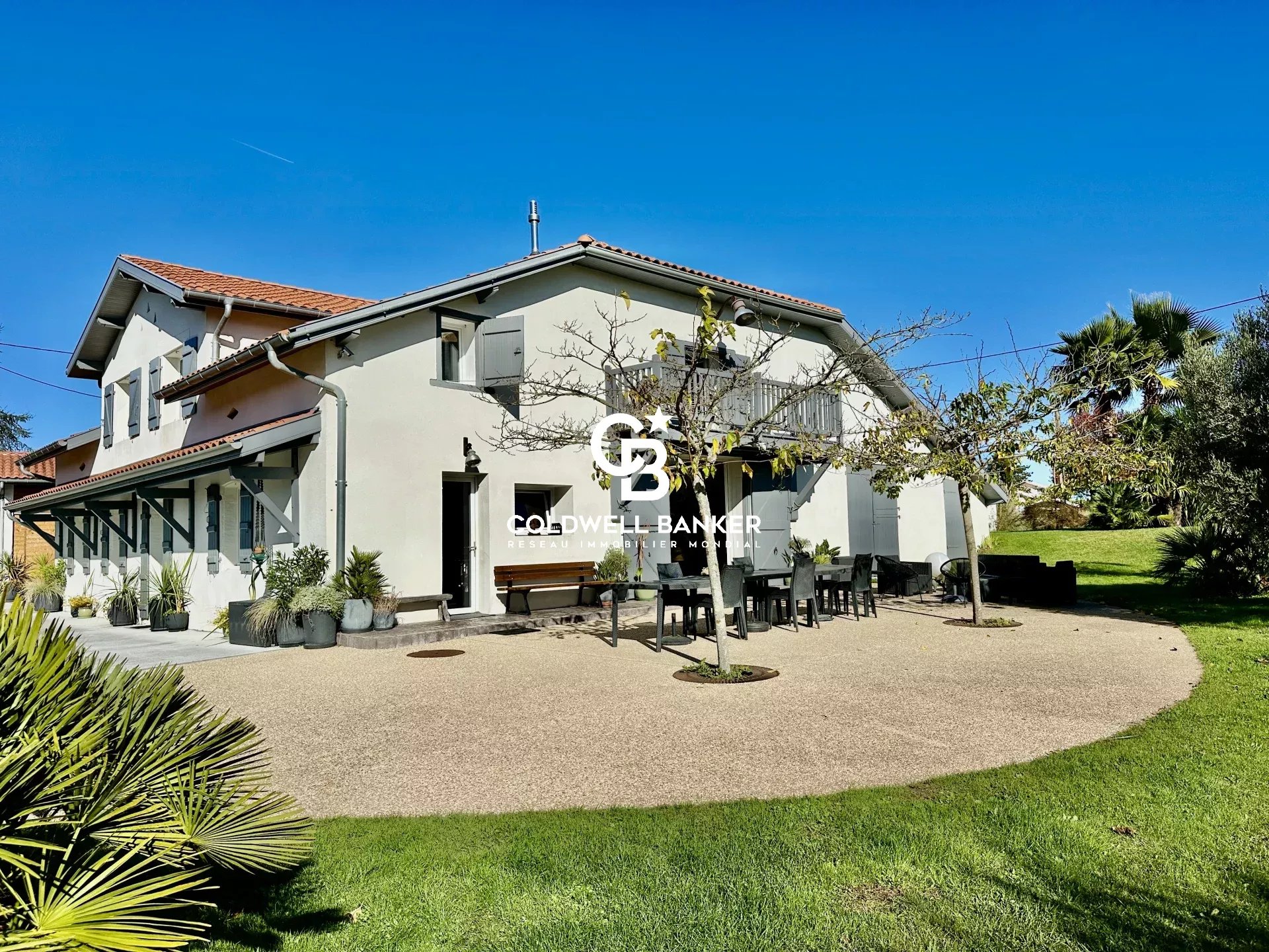 Propriété de caractère avec piscine et dépendances à Saubrigues