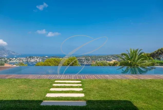 NICE - LUXUEUSE VILLA