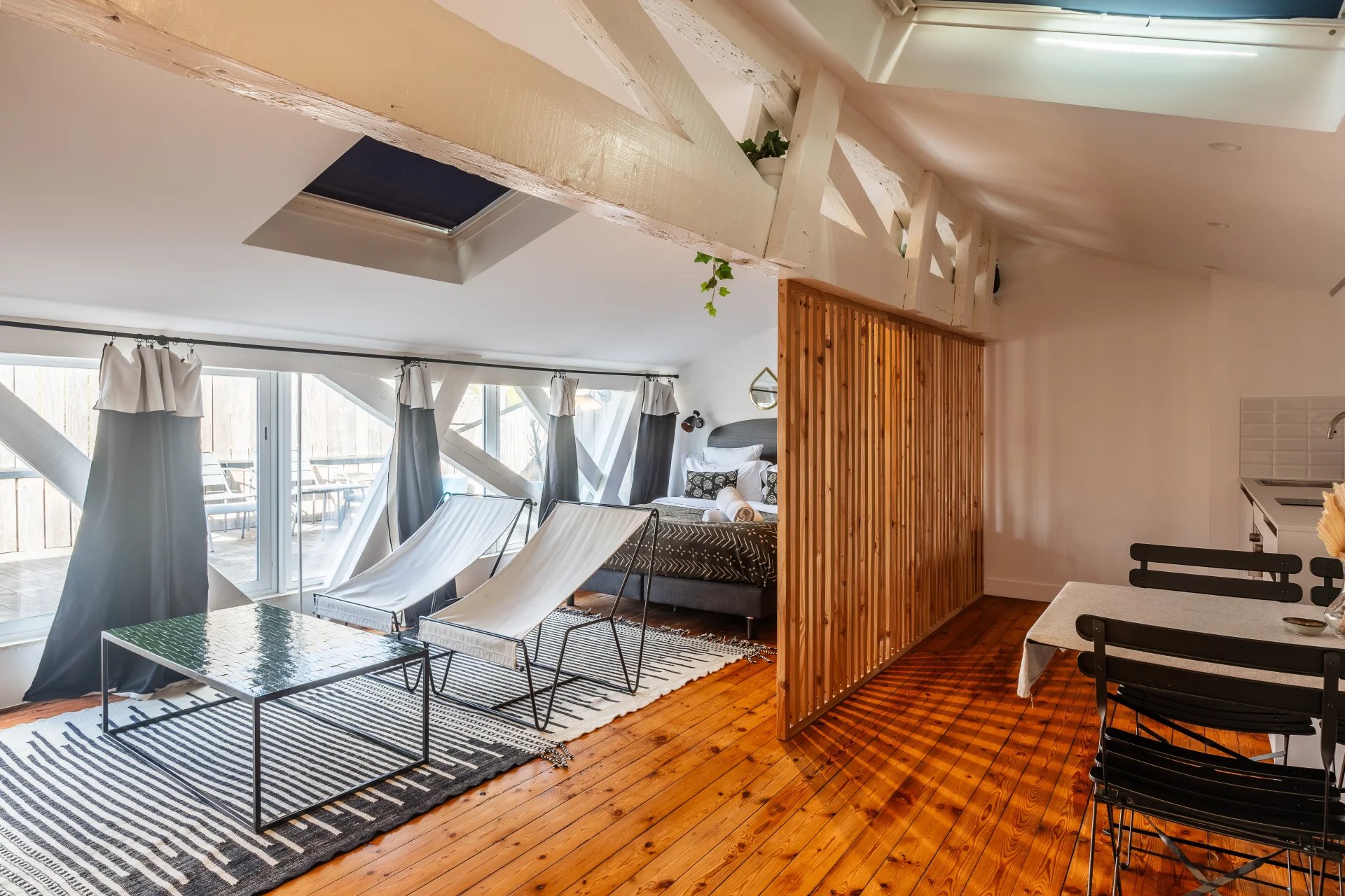 BORDEAUX CHARTRONS – HÔTEL PARTICULIER D’EXCEPTION – 412 M² – PISCINE – JARDIN