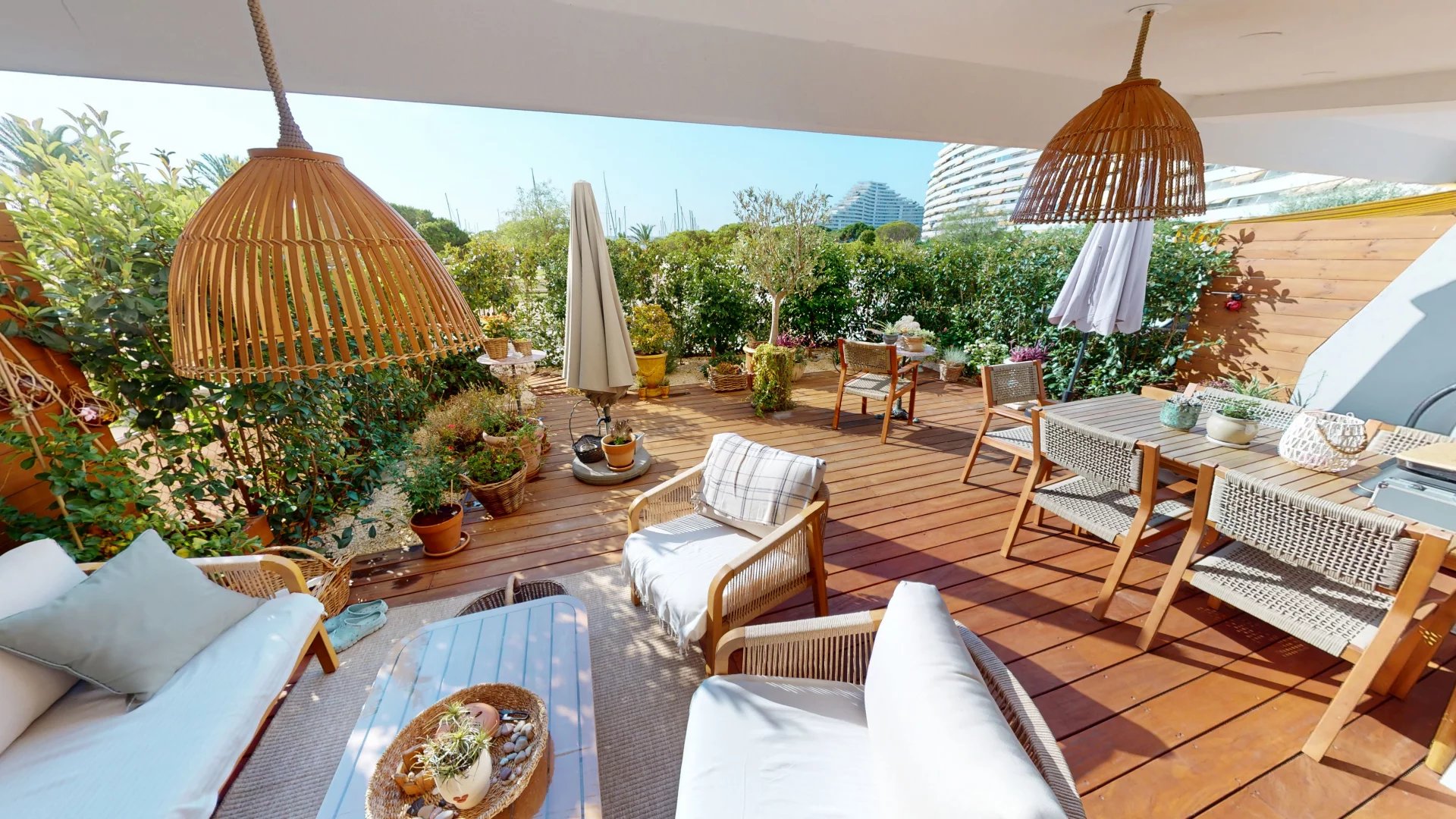 VILLENEUVE-LOUBET – MARINA BAIE DES ANGES – APPARTEMENT 3 PIÈCES DE 67 m² EN REZ-DE-JARDIN