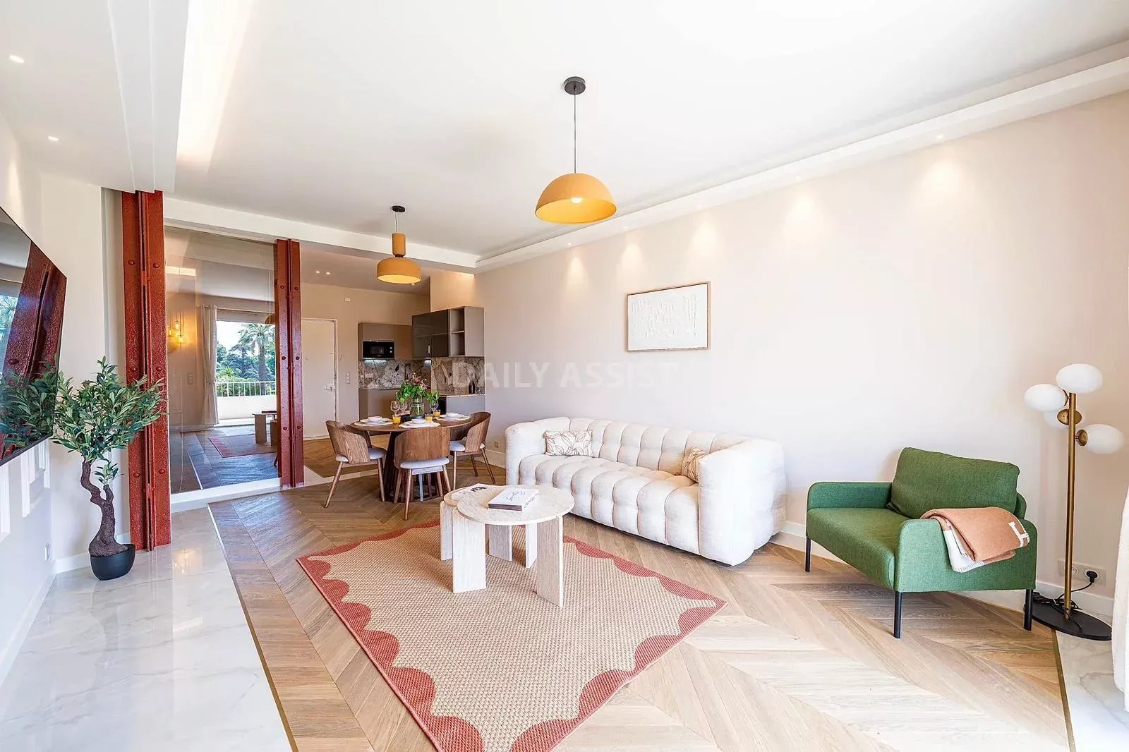 À LOUER – CANNES CROISETTE Appartement 3 pièces rénové avec vue mer – 75 m²