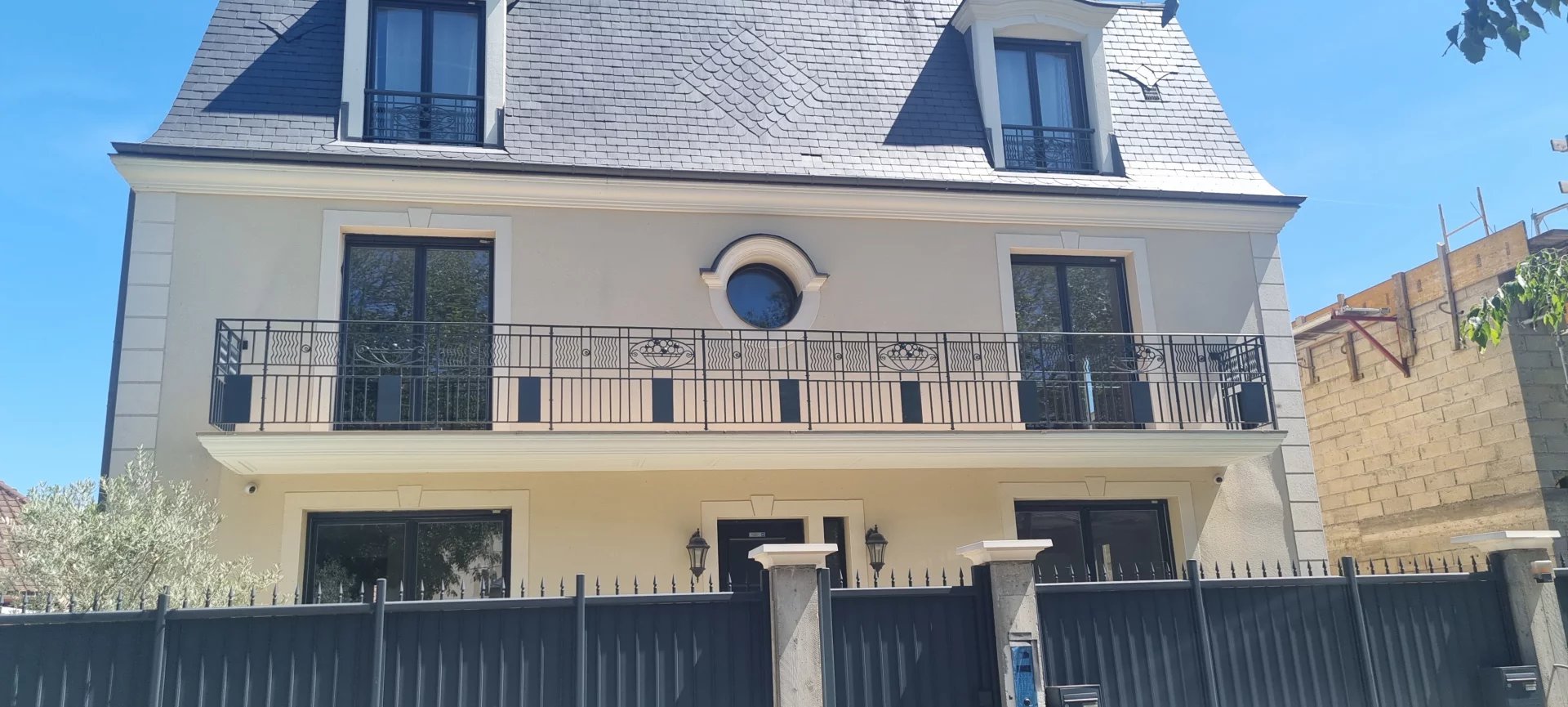 REAL ESTATE PACKAGE – 5 HOUSINGS – DELIVERY IN 2025 – RT 2012 – IMMEDIATELY HABITABLE