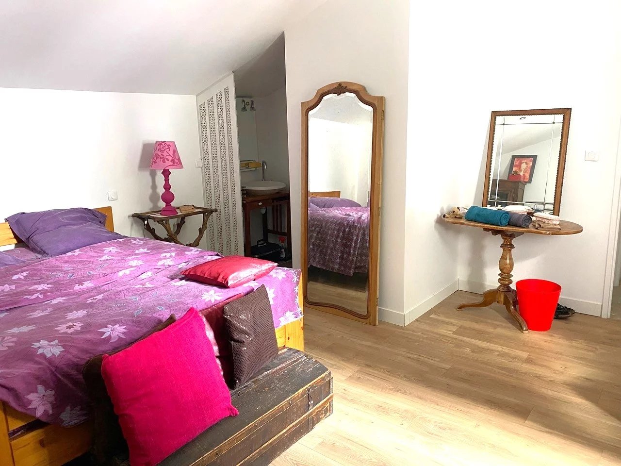 EXCEPTIONAL IN ST MAUR! 369 SQM LOFT