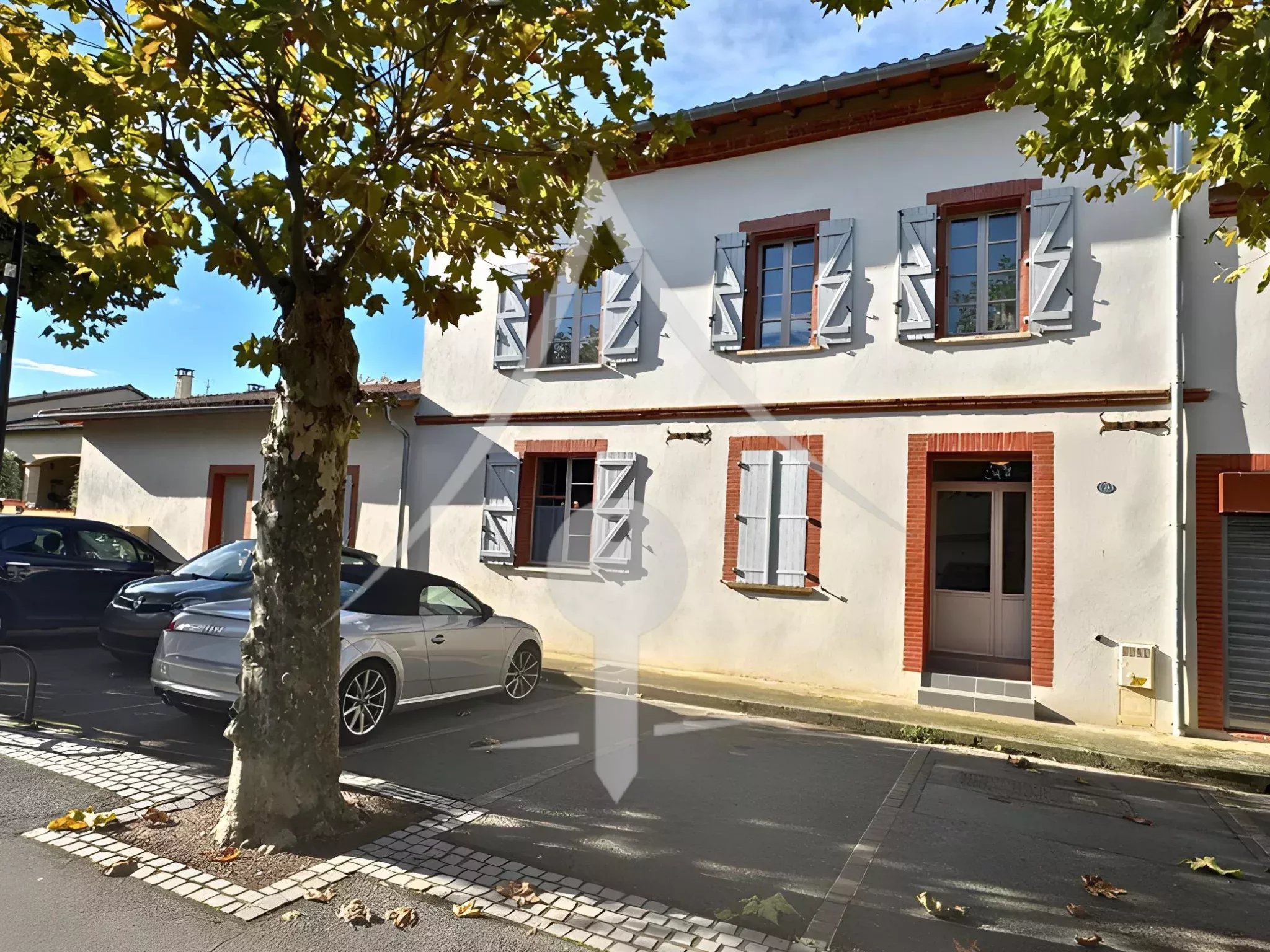 Apartment building of 465 m² in Mauzac (31410) – 8 rented units, 6.54% gross