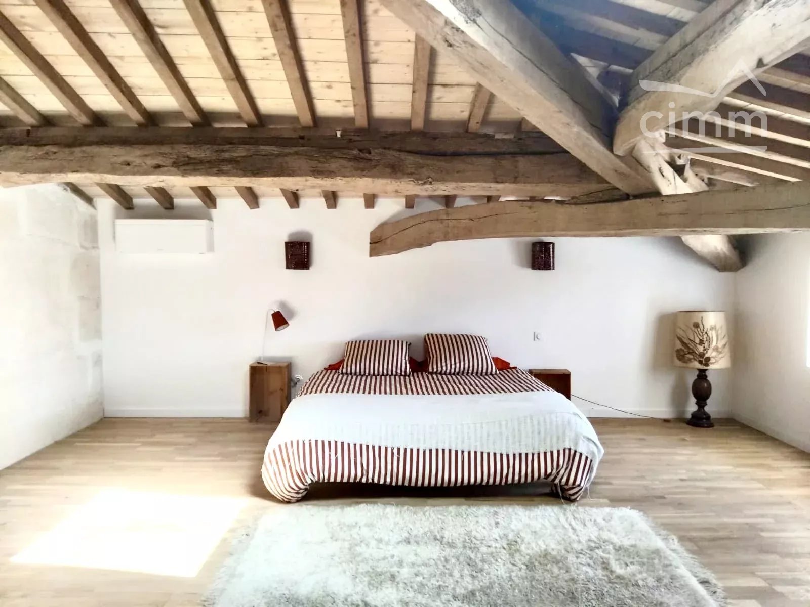 Ancien couvent du XVIIe siècle à Arles — 485 m² sur 5060 m² de terrain