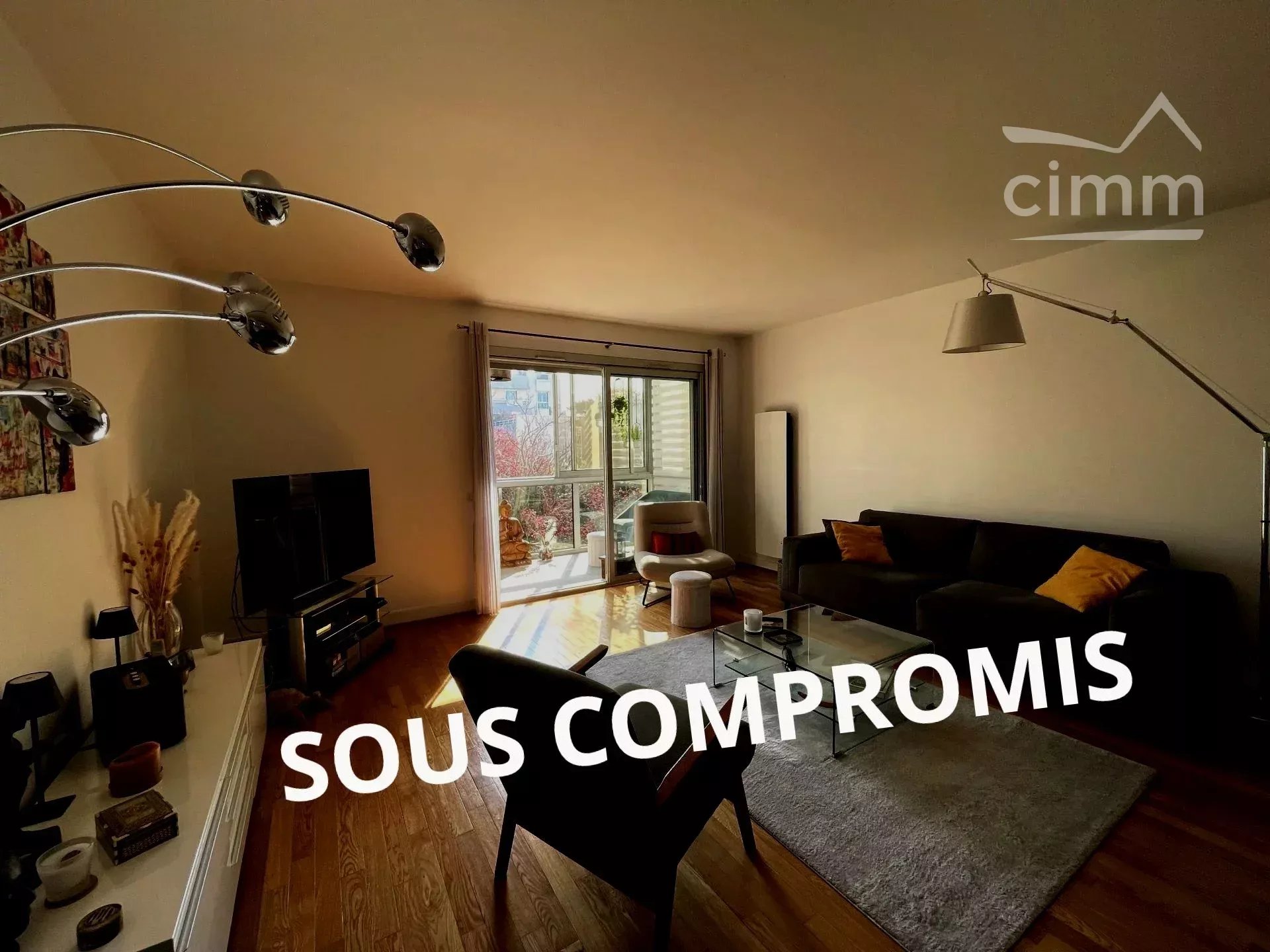 Verdure et beaux volumes pour ce T4 avec loggia, caves et parkings