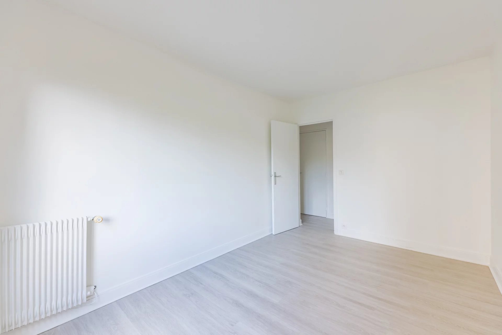 Paris 10e – Canal Saint-Martin / Quai de Jemmapes – 3 pièces de 73 m² avec balcon et parking