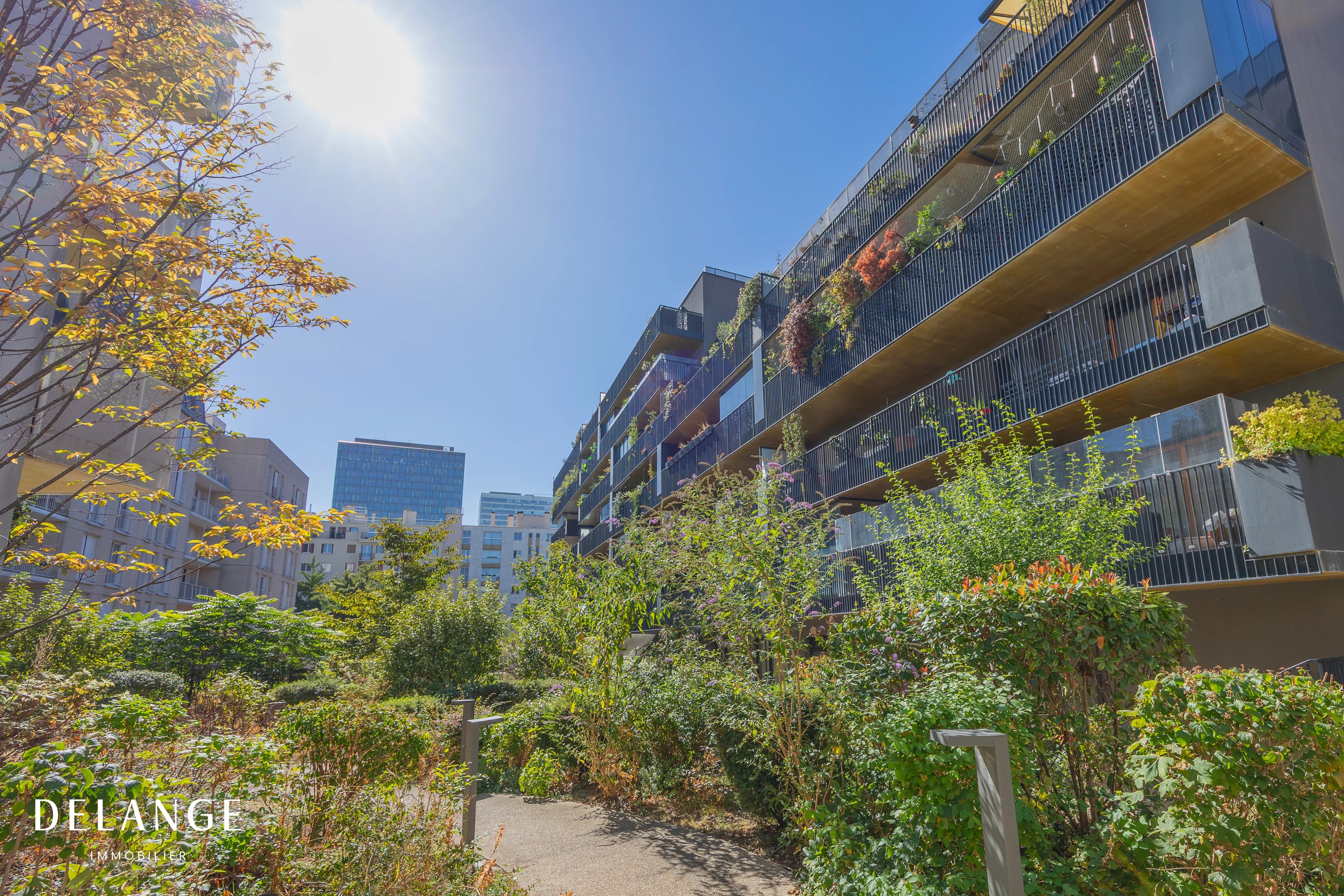 MAIRIE DE MONTREUIL - Appartement 3 pièces de 62,21m²