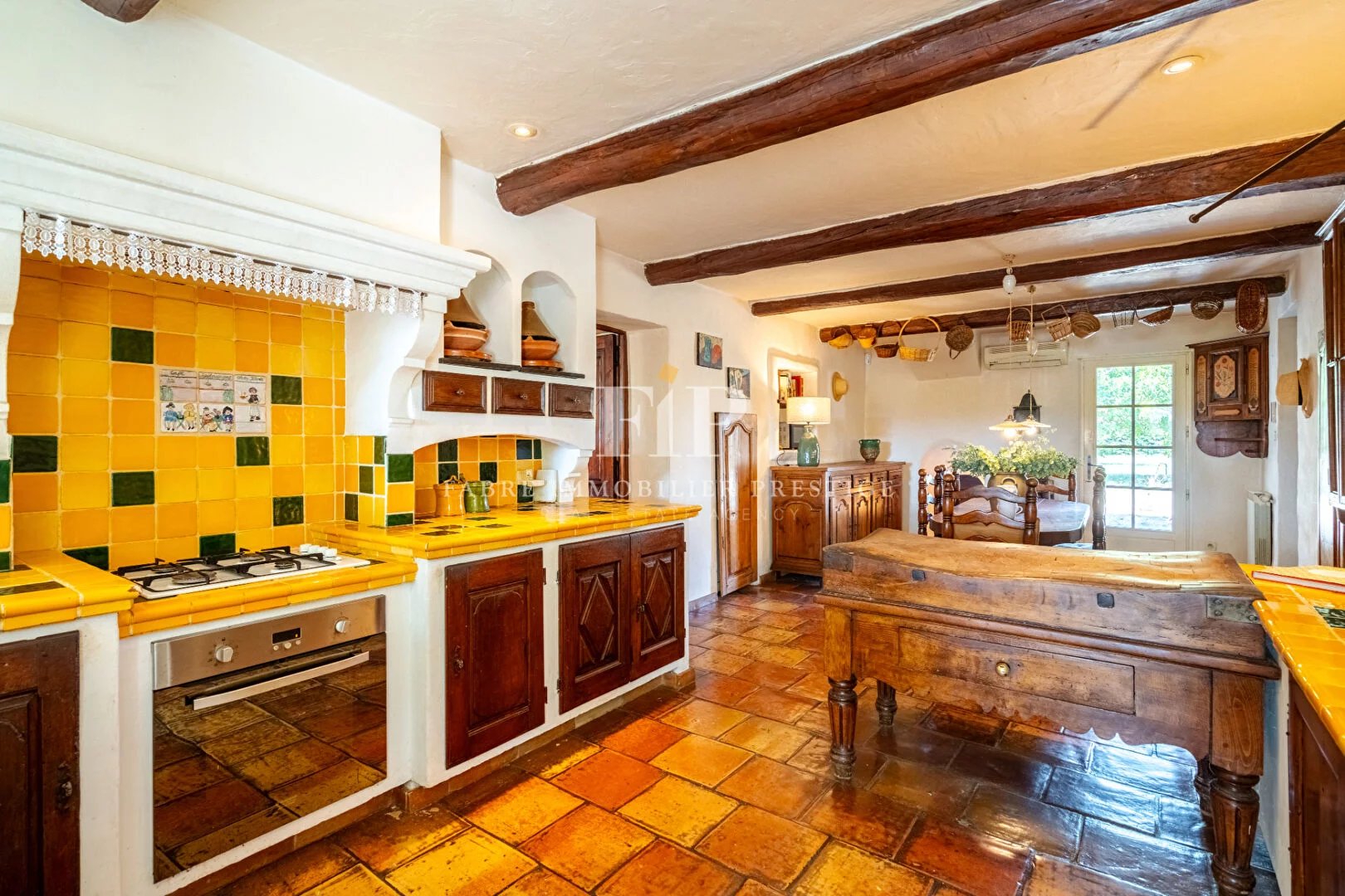 Mas/Magnanerie du XVIIIème siècle au coeur du Luberon - 490m2- Vues panoramiques proche Aix-en-Provence-Lourmarin et Avignon