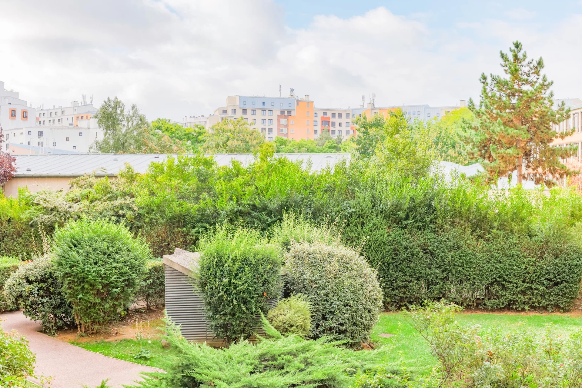 Paris 10e – Canal Saint-Martin / Quai de Jemmapes – 3 pièces de 73 m² avec balcon et parking