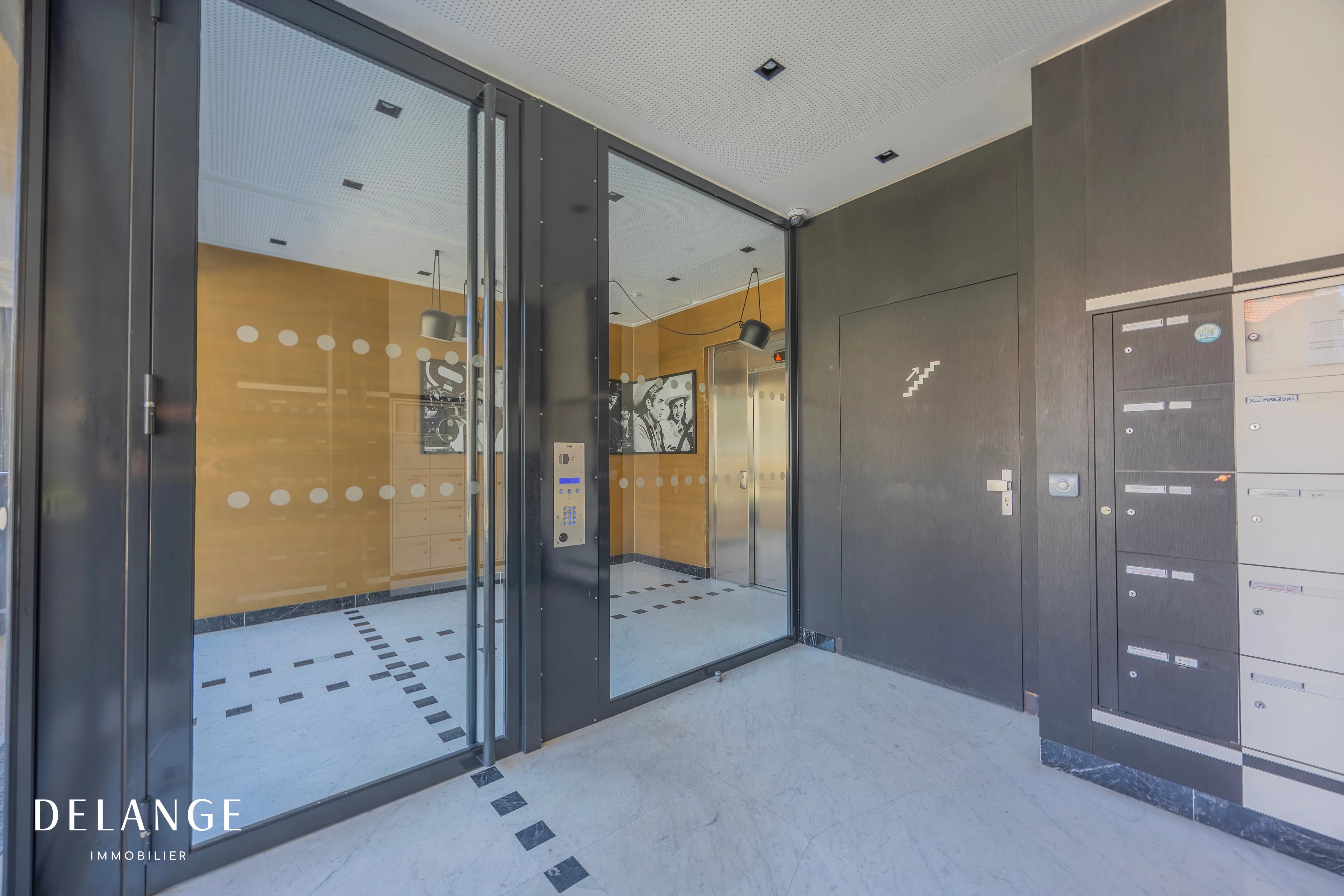 MAIRIE DE MONTREUIL - Appartement 3 pièces de 62,21m²