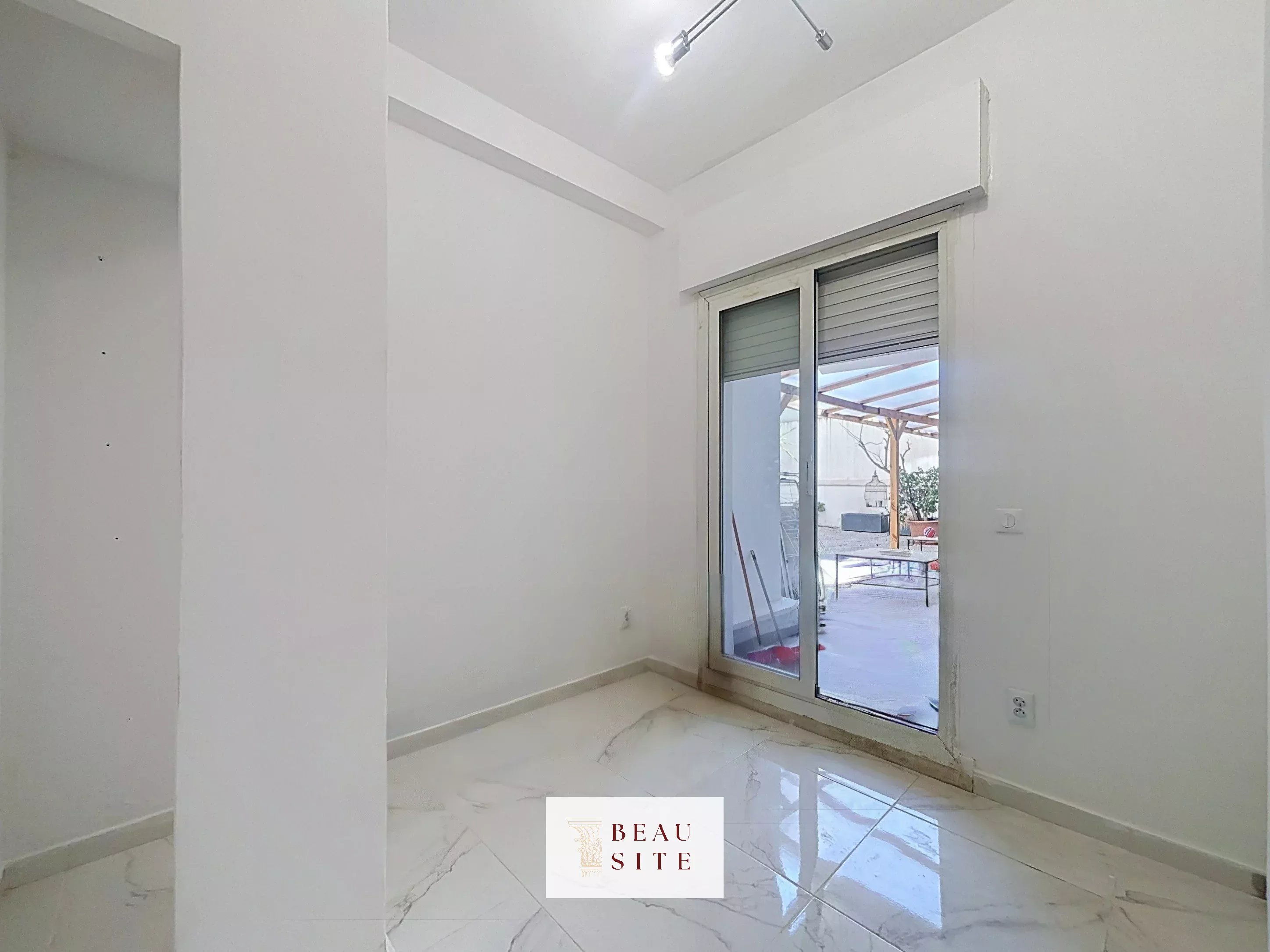Nice - Fleurs :  Charmant 2 pièces meublé 32 m²