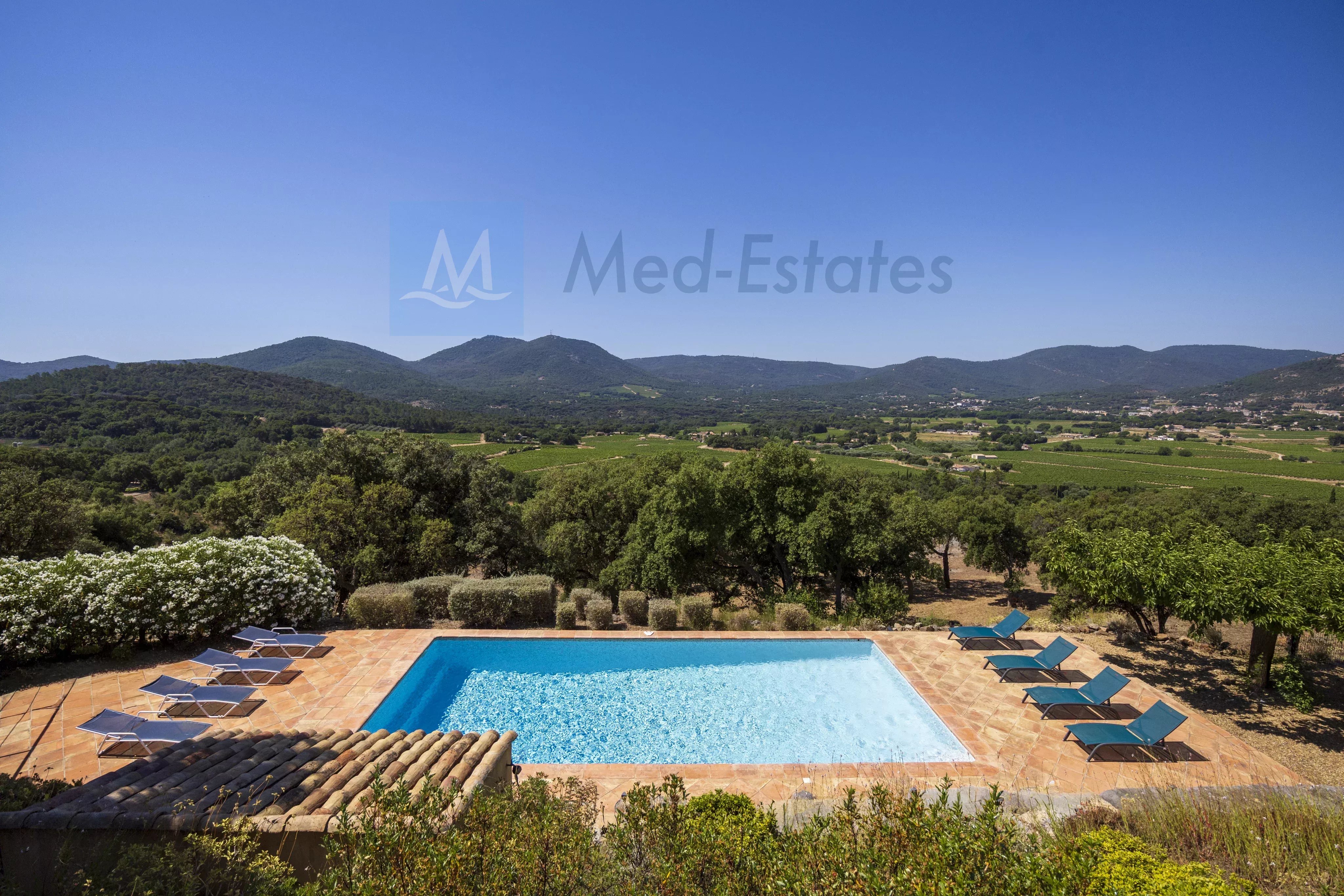 Superbe villa provençale avec piscine à Le Plan-de-la-Tour