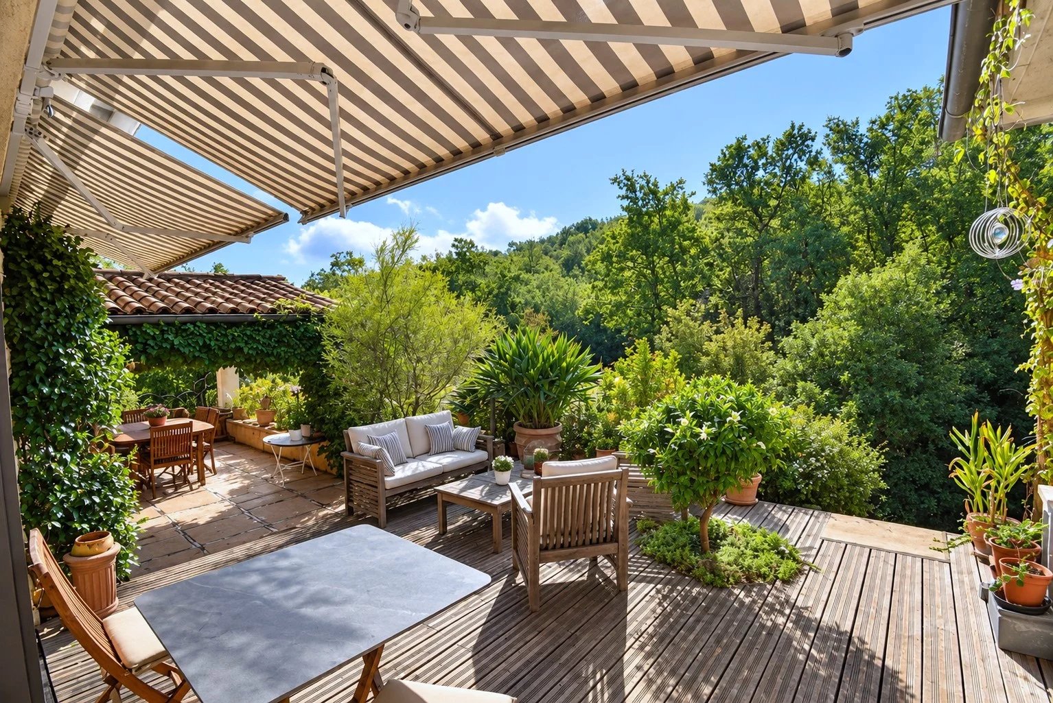 Tourrettes – Villa 220 m² avec piscine, studio indépendant et terrain de 5 840 m²