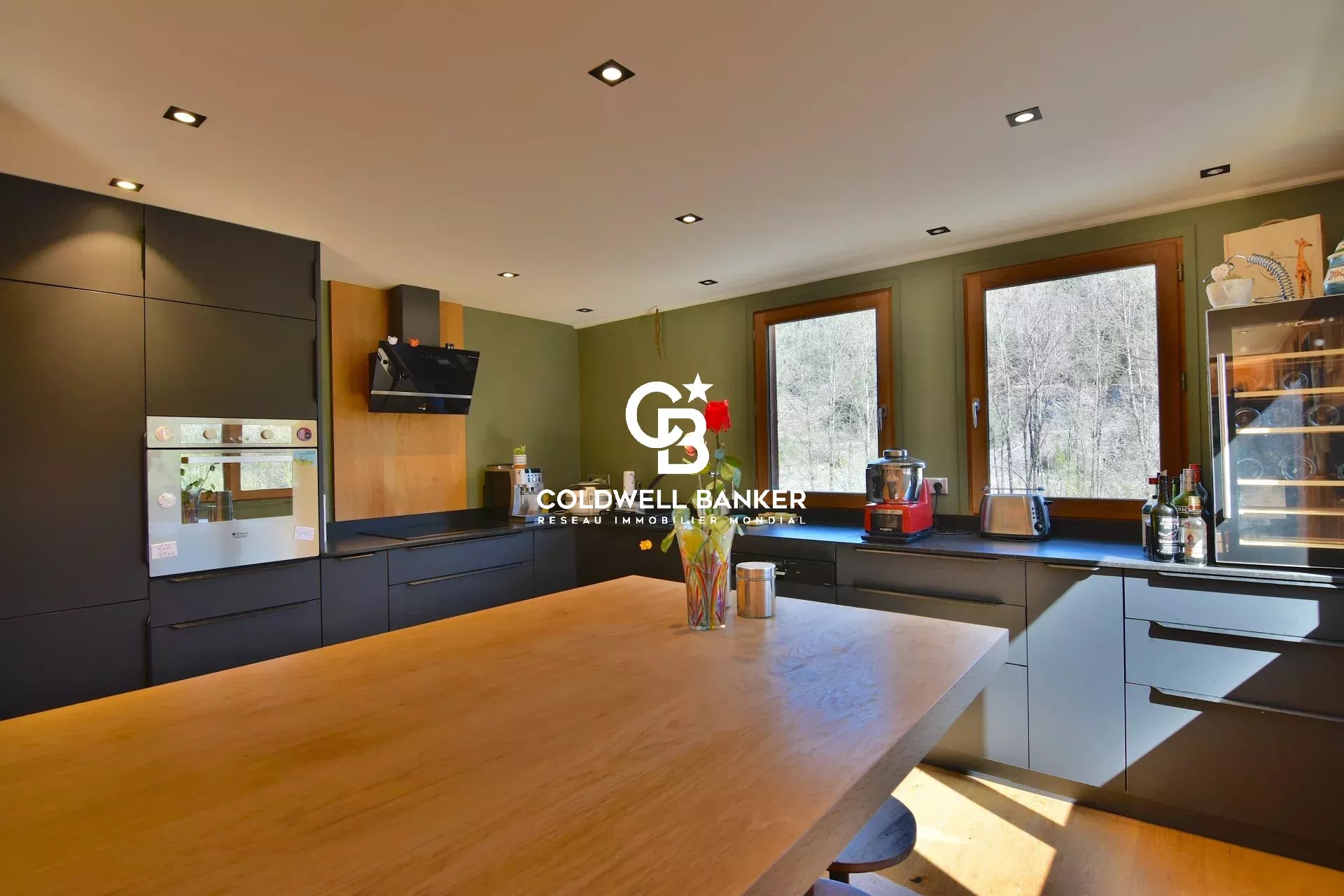 Propriété sur 2 niveaux avec bureaux et appartements - 197 m² - Les Houches