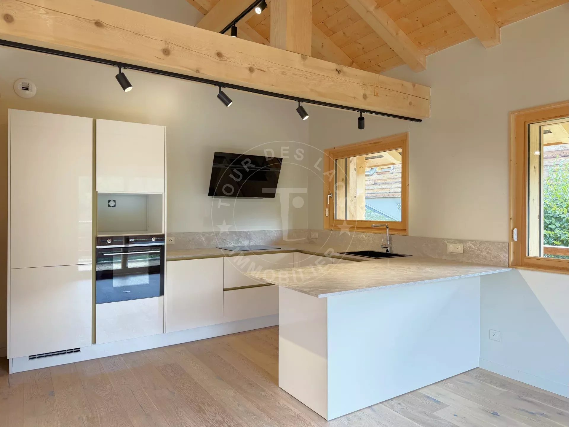 St Jean de Sixt - Chalet de 2022 plein centre de 3 chambres – au calme