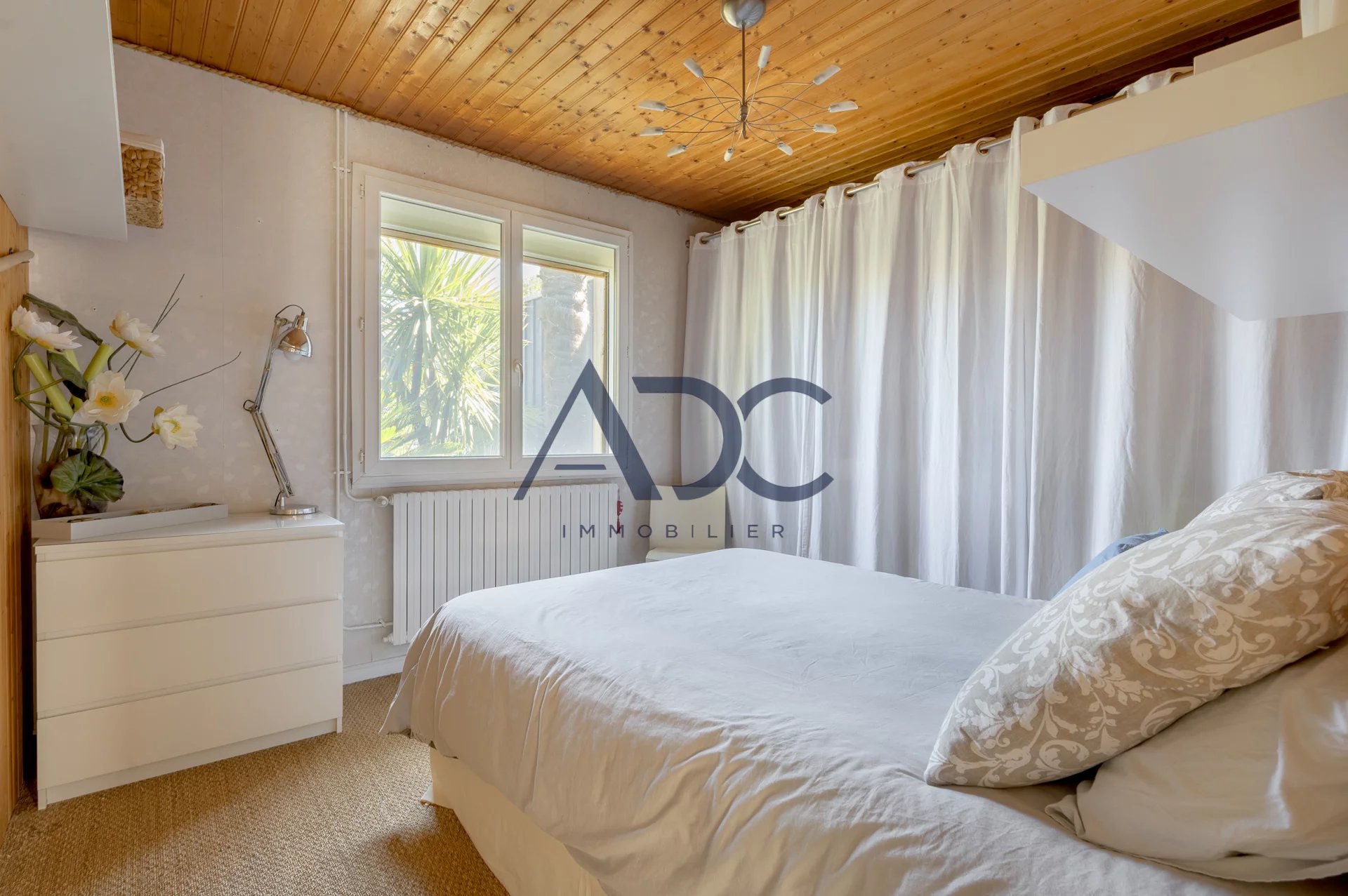 MARTIGNAS SUR JALLE - PROPRIETE D’EXCEPTION 210 m2 - PISCINE JARDIN EXOTIQUE GARAGE - ELEGANCE & ART DE VIVRE AUX PORTES DE BORDEAUX