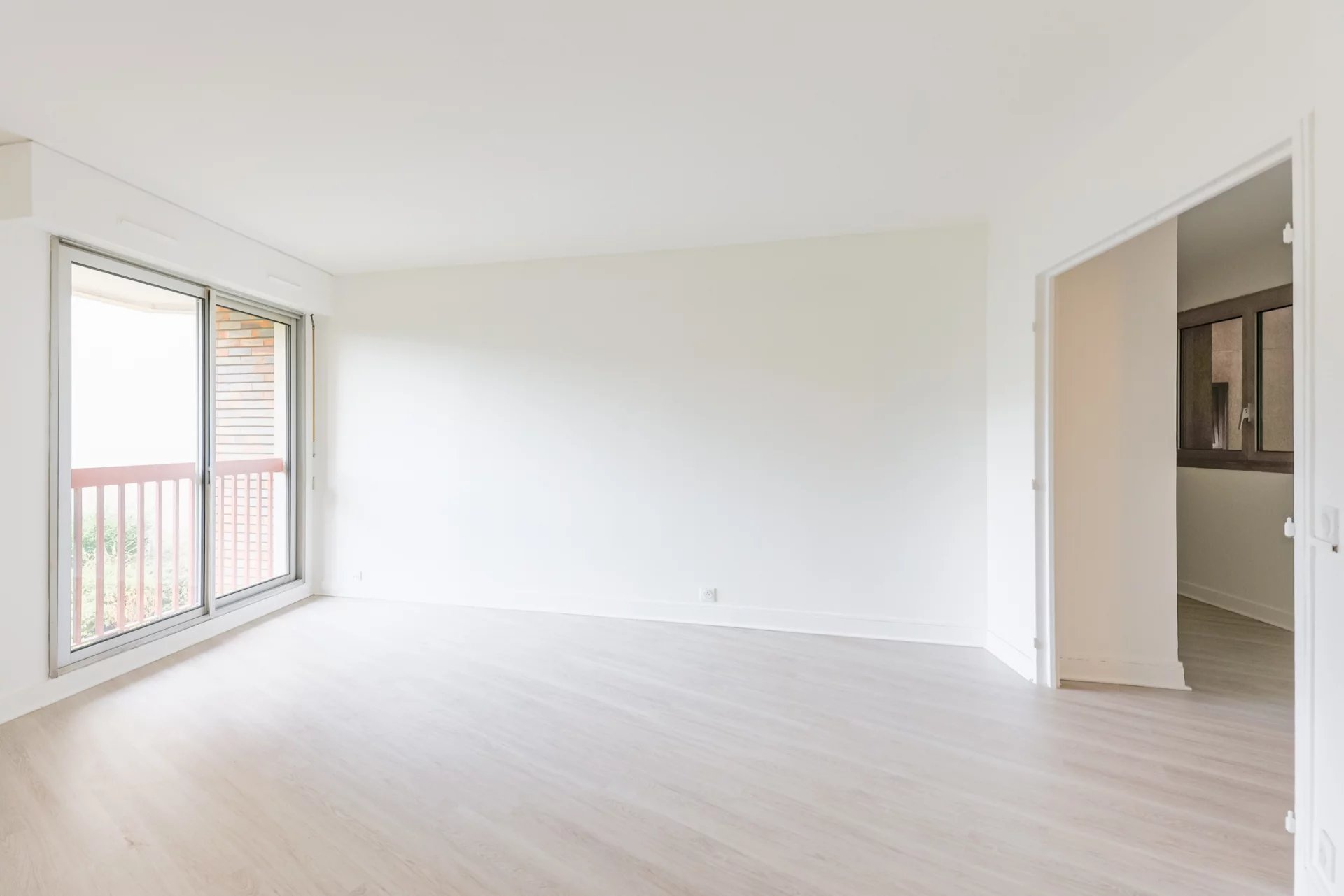 Paris 10e – Canal Saint-Martin / Quai de Jemmapes – 3 pièces de 73 m² avec balcon et parking