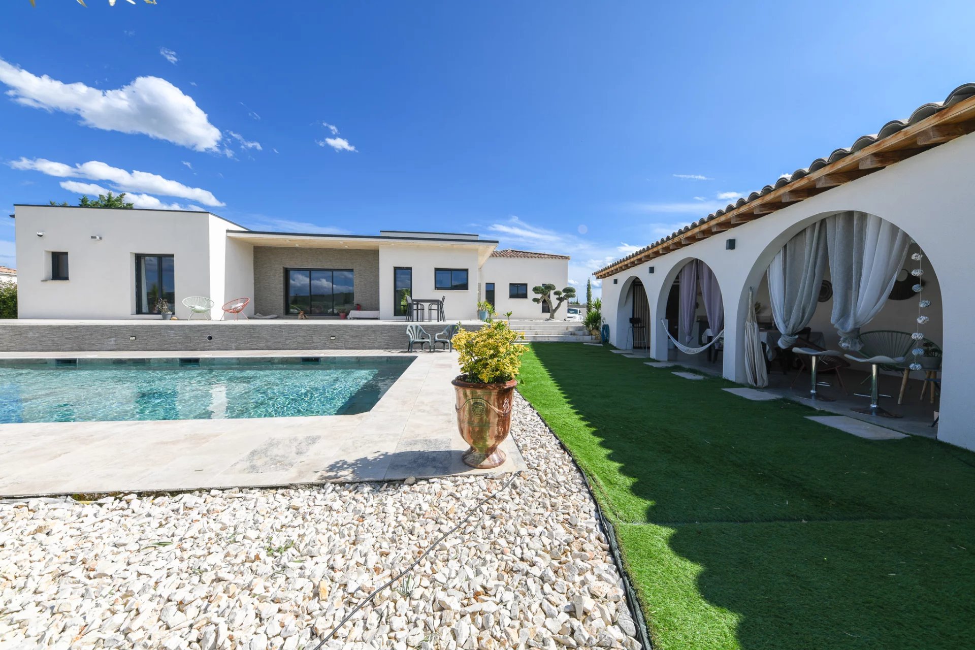 15 minutes d'Uzès villa contemporaine avec piscine