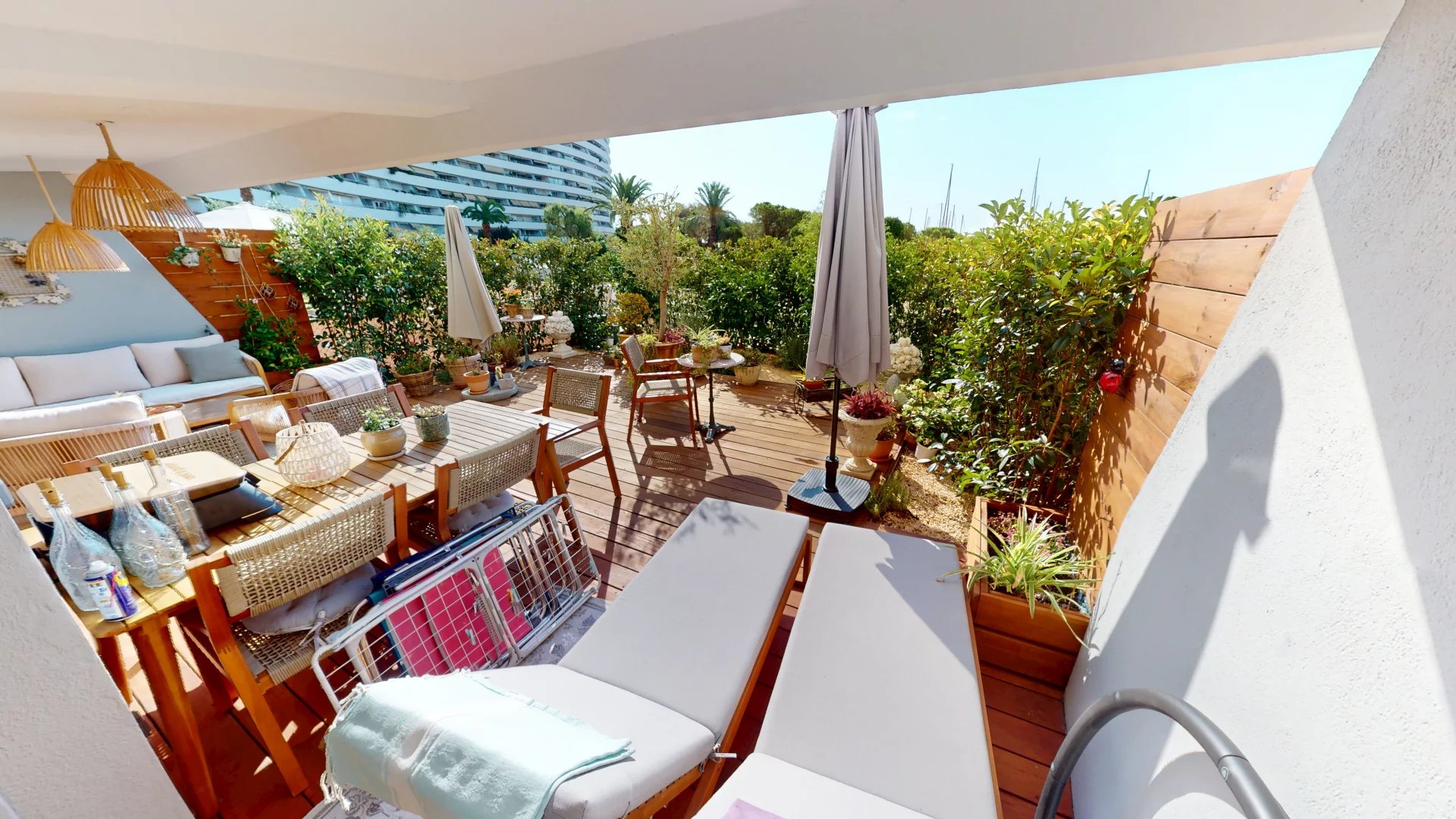 VILLENEUVE-LOUBET – MARINA BAIE DES ANGES – APPARTEMENT 3 PIÈCES DE 67 m² EN REZ-DE-JARDIN