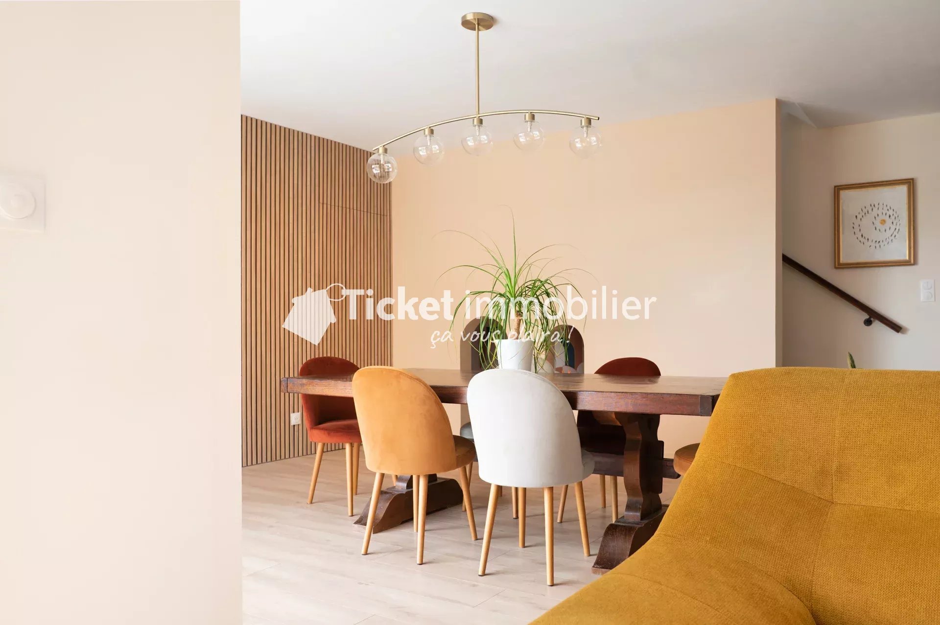MAISON T9 203m2 RÉNOVÉE ET D'EXCEPTION AVEC TRIPLE GARAGE, POMPE A CHALEUR, TERRAIN DE 1636m2 ...