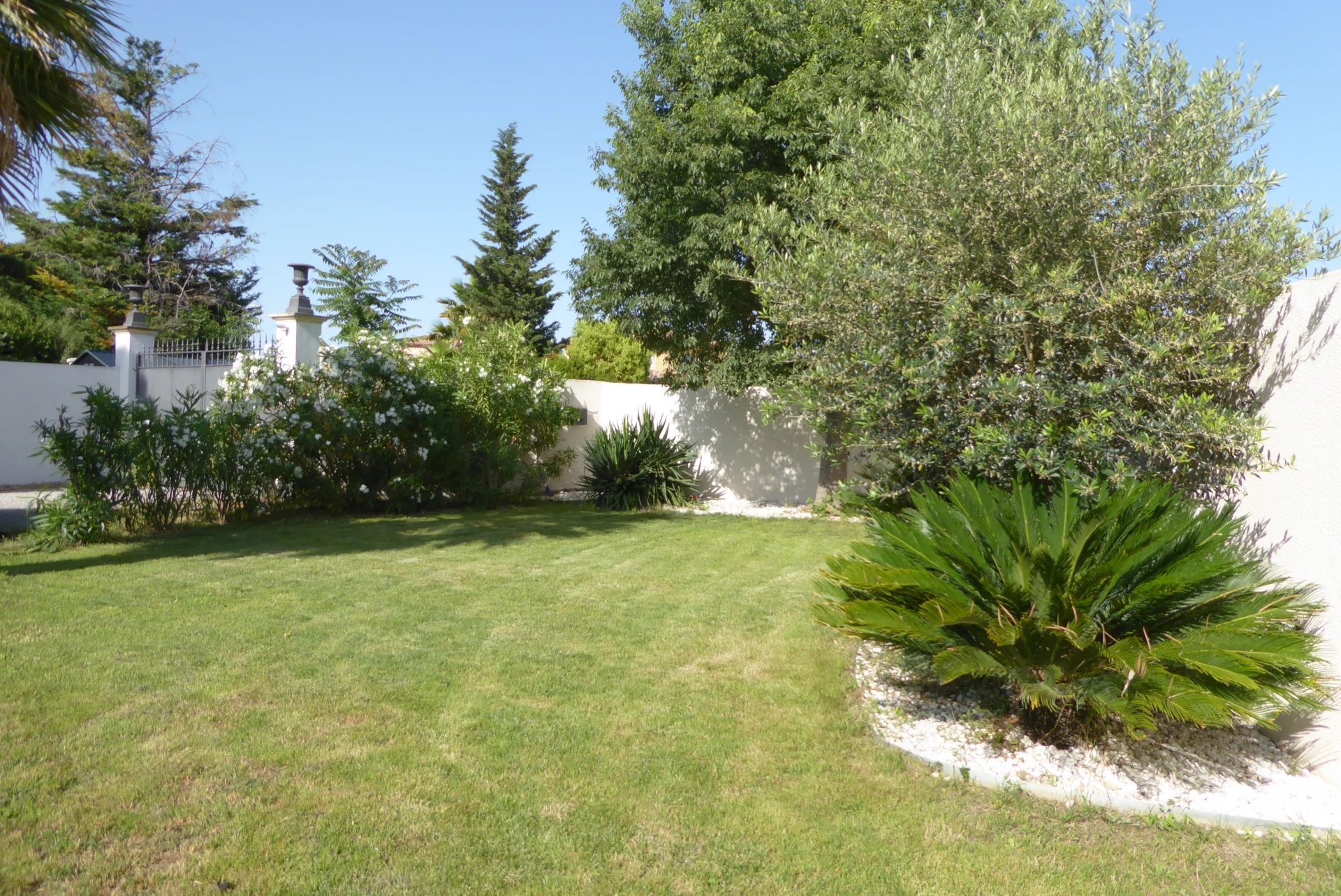 Villa contemporaine avec piscine